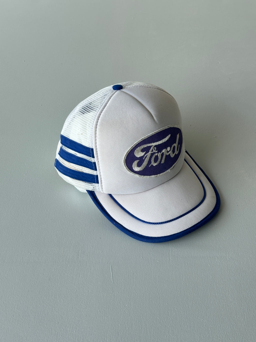 White / Blue Ford 80's Vintage Mesh SnapBack Trucker Cap