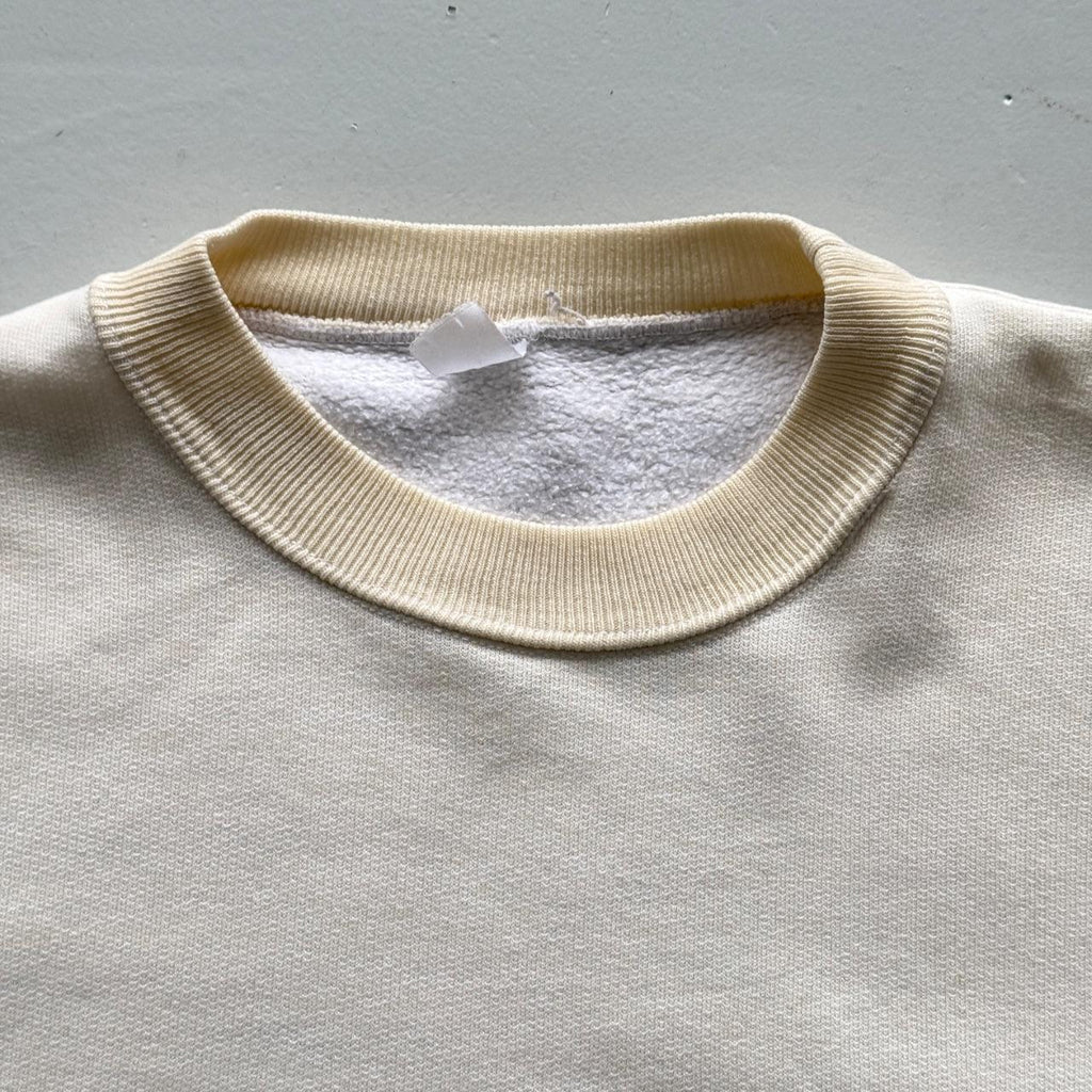 White Cream 90s Vintage Snowboard Graphic Sweatshirt - Medium