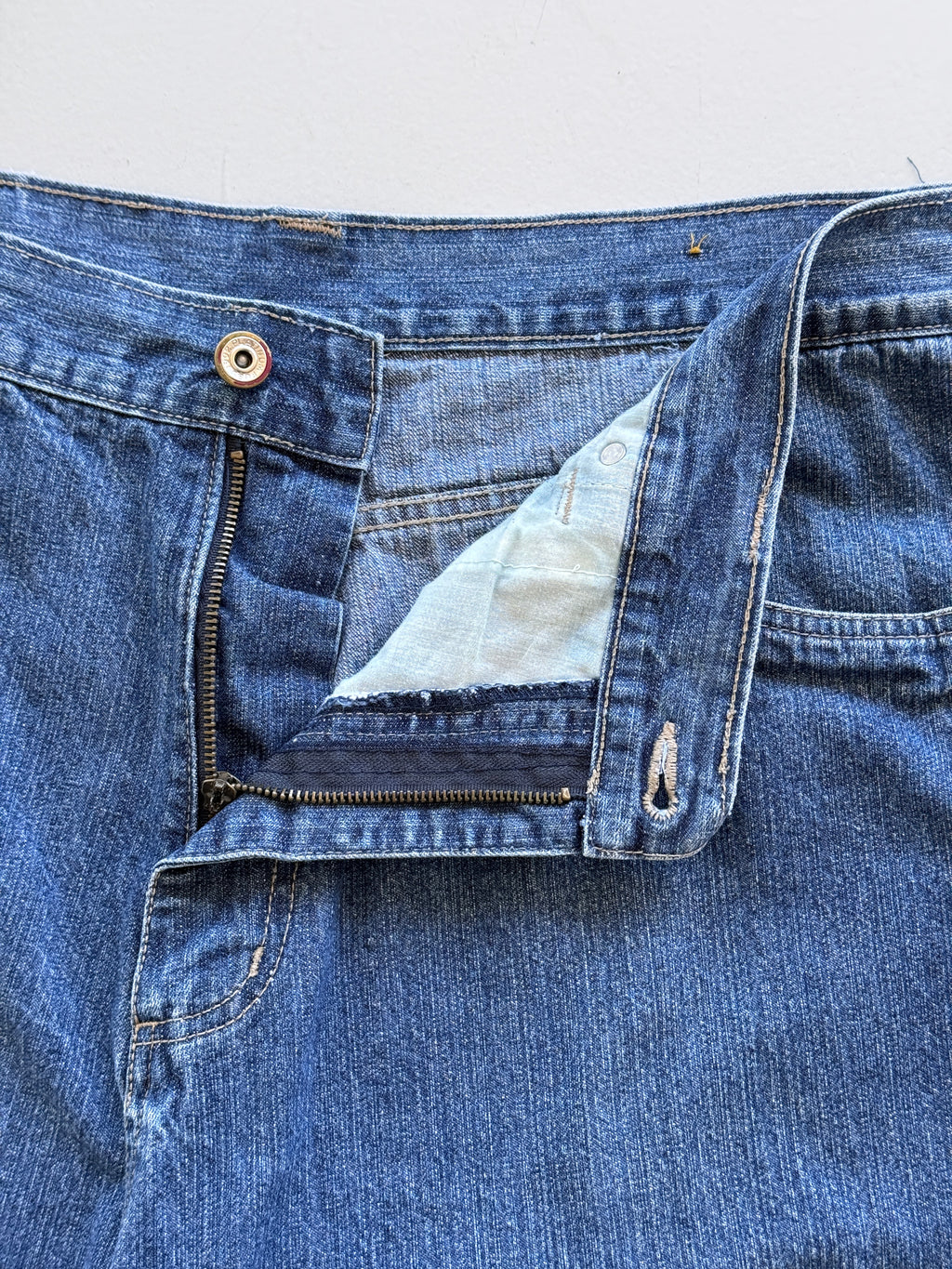 Mid Blue Fubu 90's Vintage Baggy Hip Hop Denim Shorts - W40 x L14