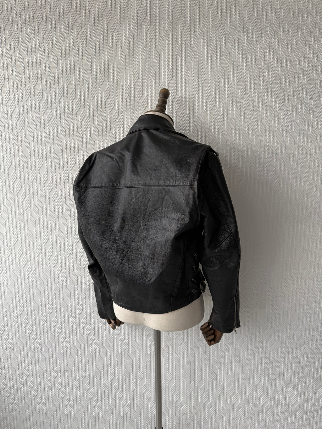 Black 80's Vintage Leather Biker Jacket - Medium