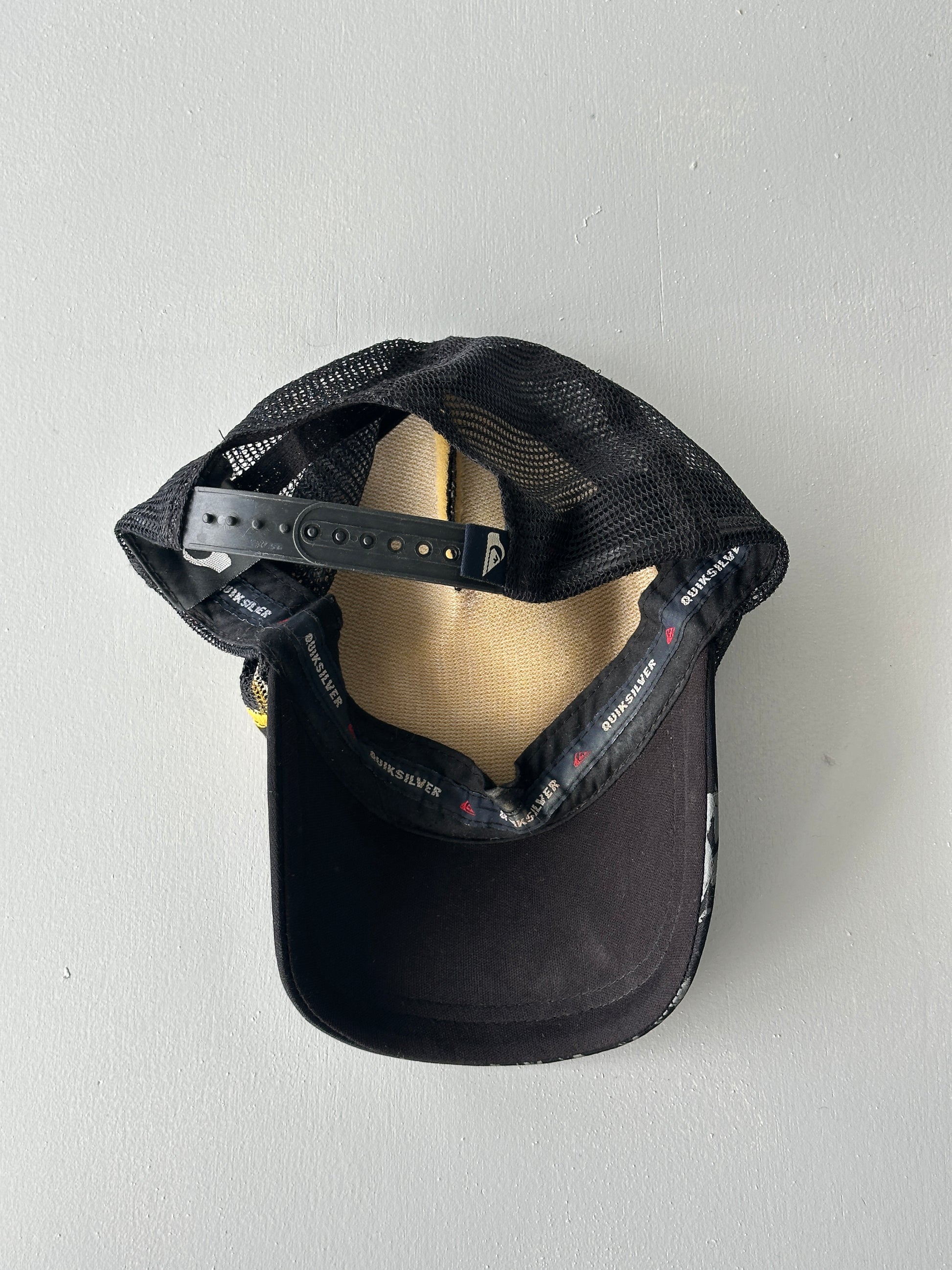 Quiksilver Foam and Mesh Y2K Vintage SnapBack Trucker Cap