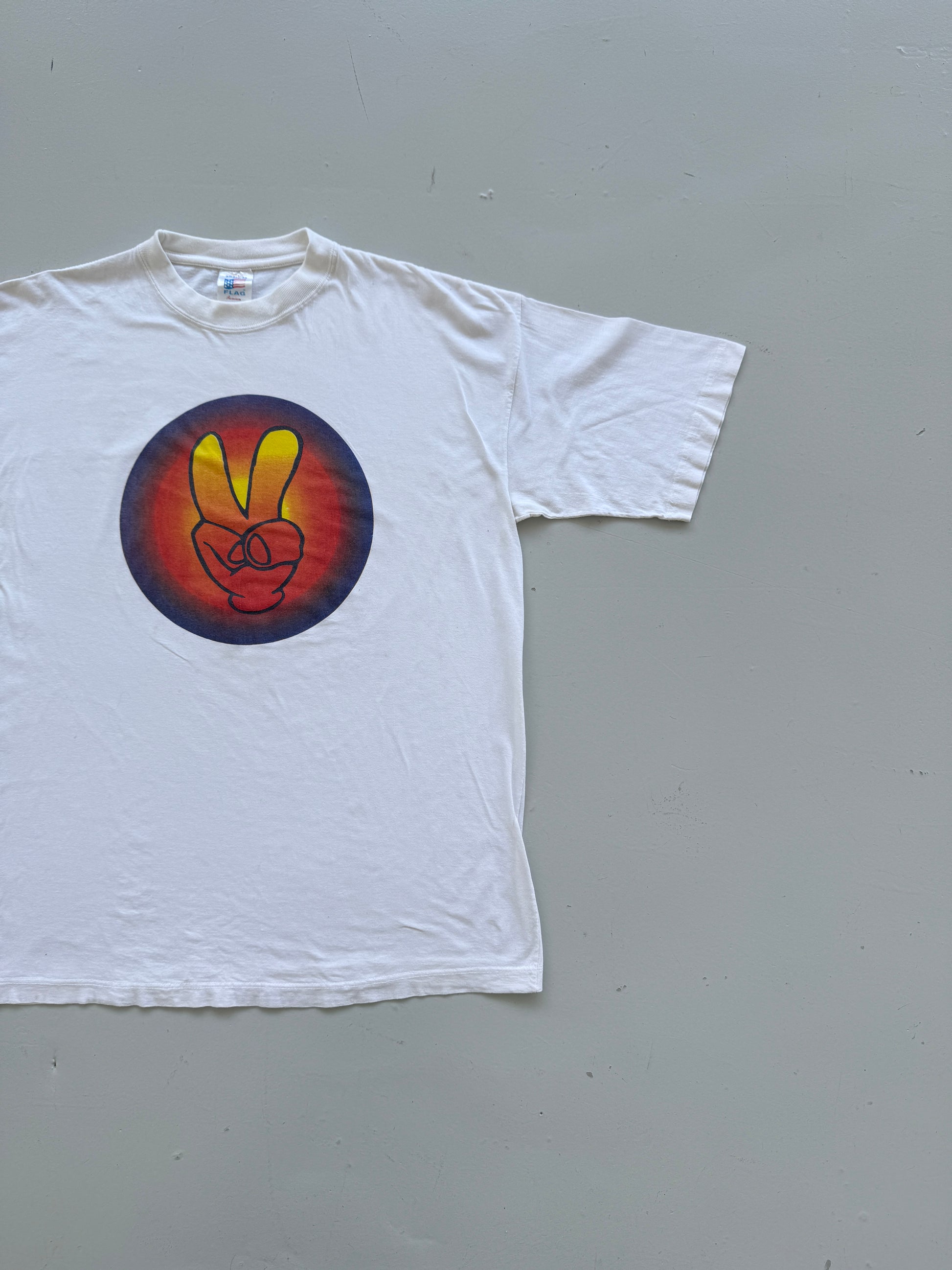 White Peace 90's Vintage Graphic T-Shirt - Large
