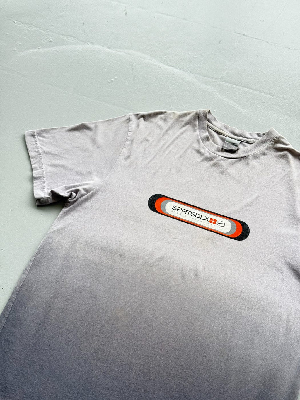 Nike SPRTSDLX Sports Deluxe Series Vintage Graphic T-Shirt - Large