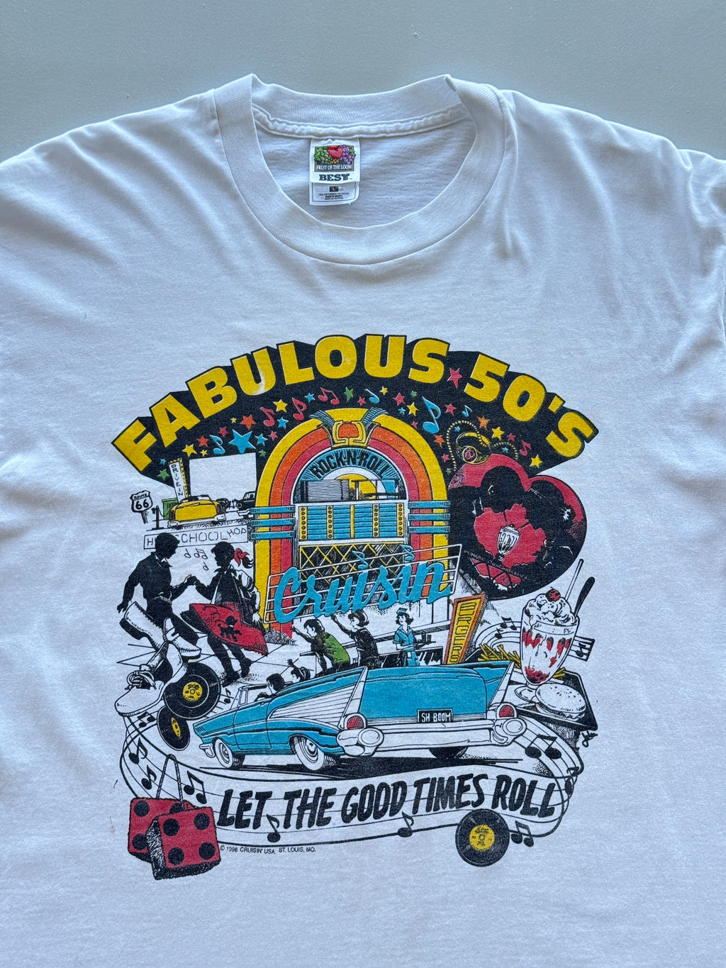 Fruit of the Loom Fabulous 50s Cruisin 90s Vintage Single Stitch T-Shirt - Large
