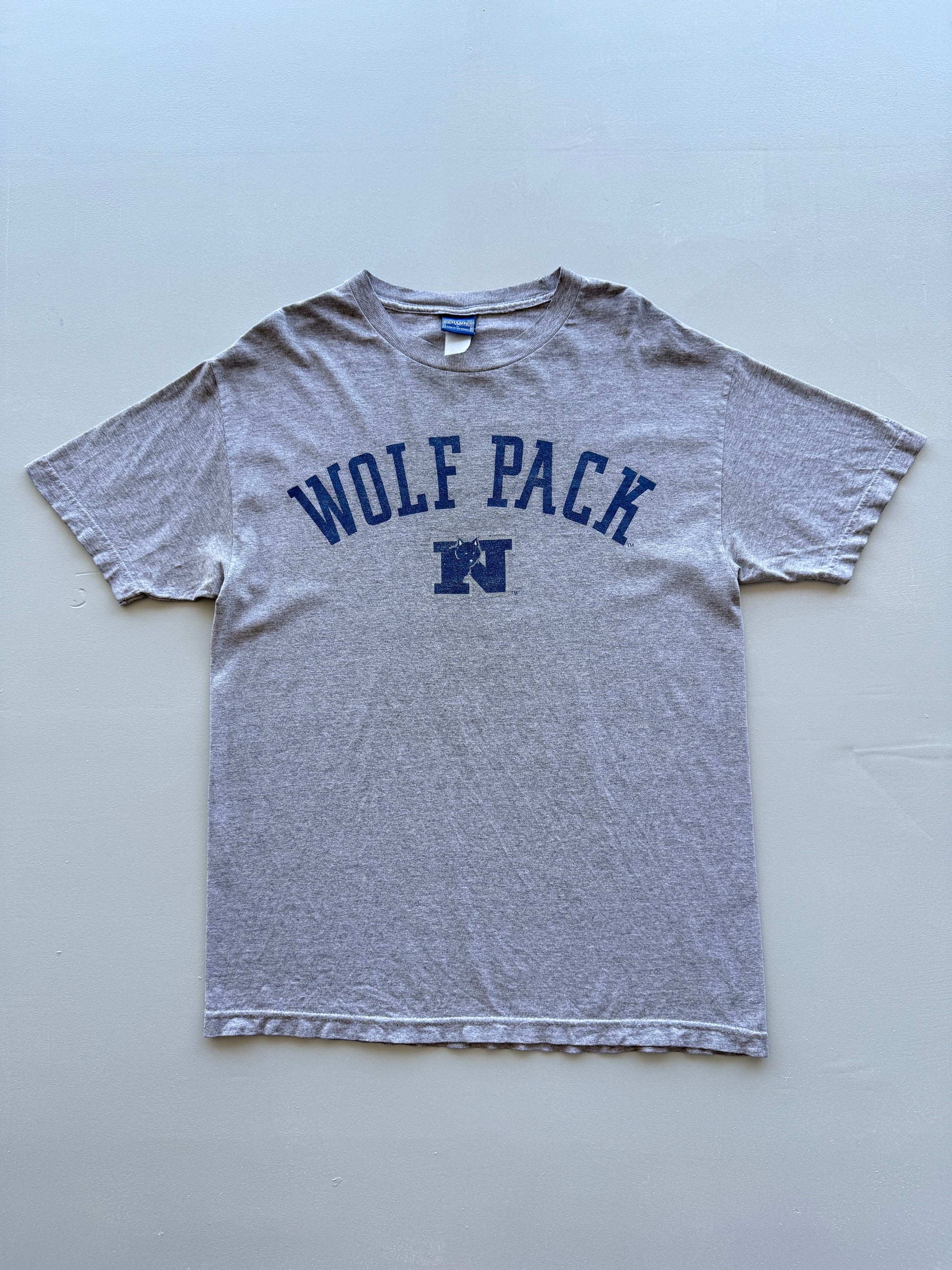 Grey Wolf Pack College 90's Vintage Graphic T-Shirt - Large