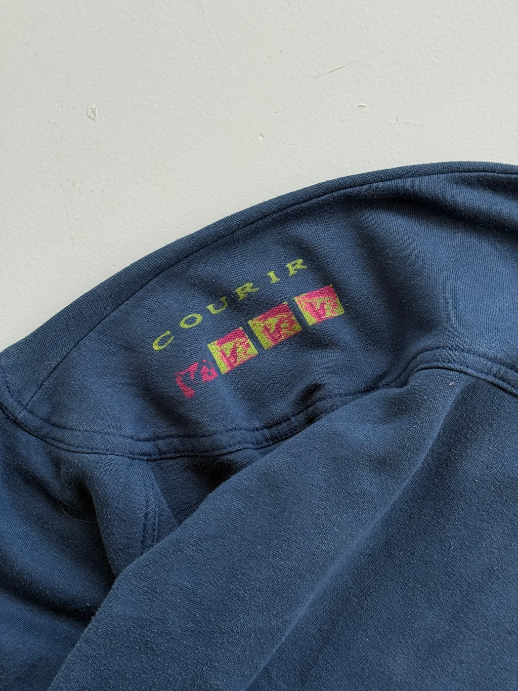 Courir Running Graphic 90's Vintage Sweatshirt - Medium