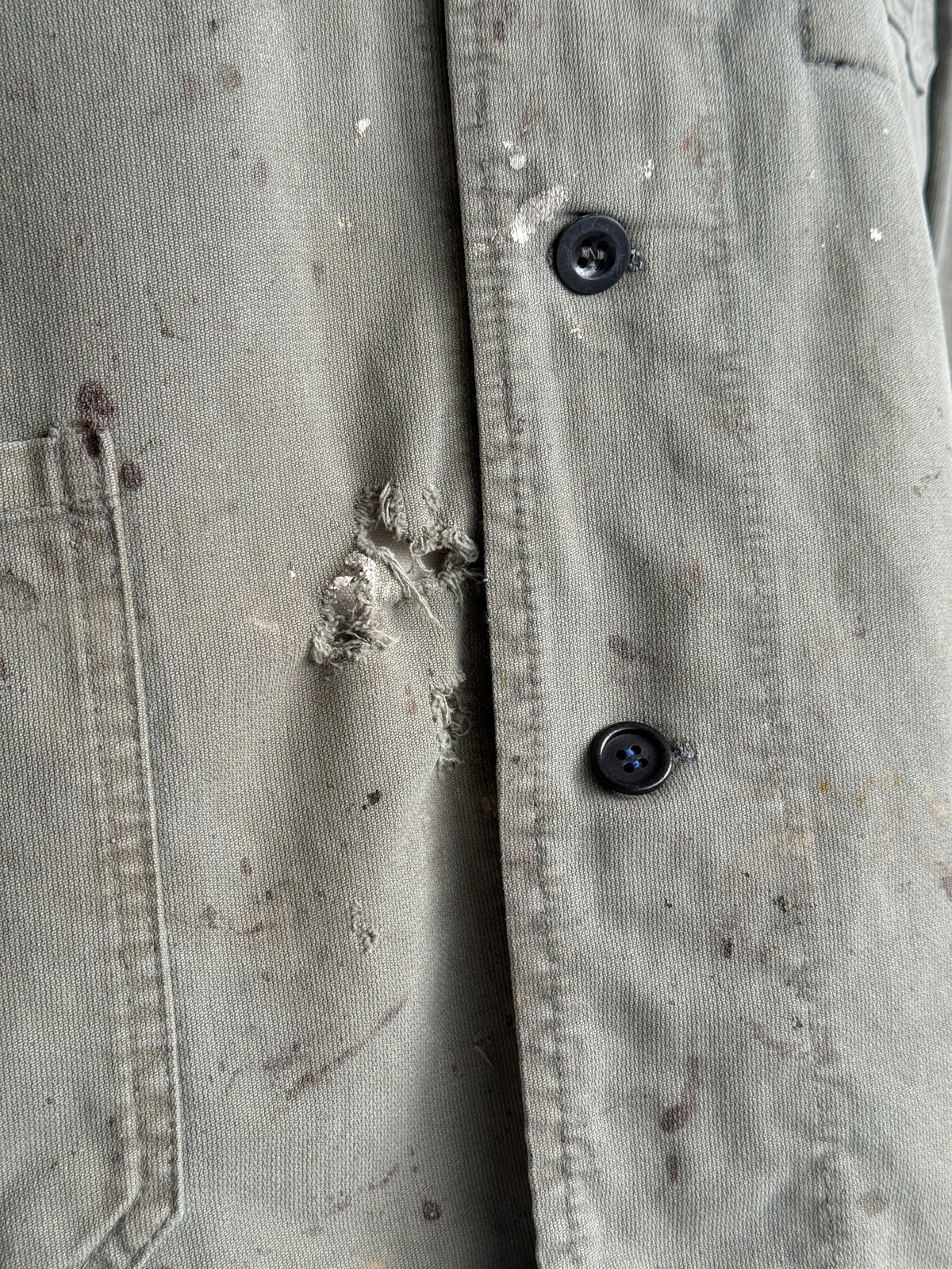 Thrashed Olive Green French 1950s/60s Vintage Chore Jacket CH560 - Small