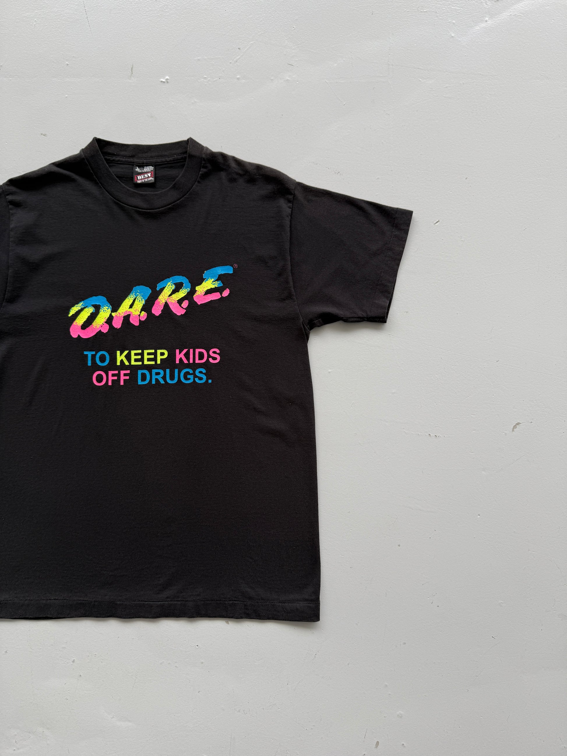 Black Dare 90's Vintage Graphic Single Stitch T-Shirt - Large