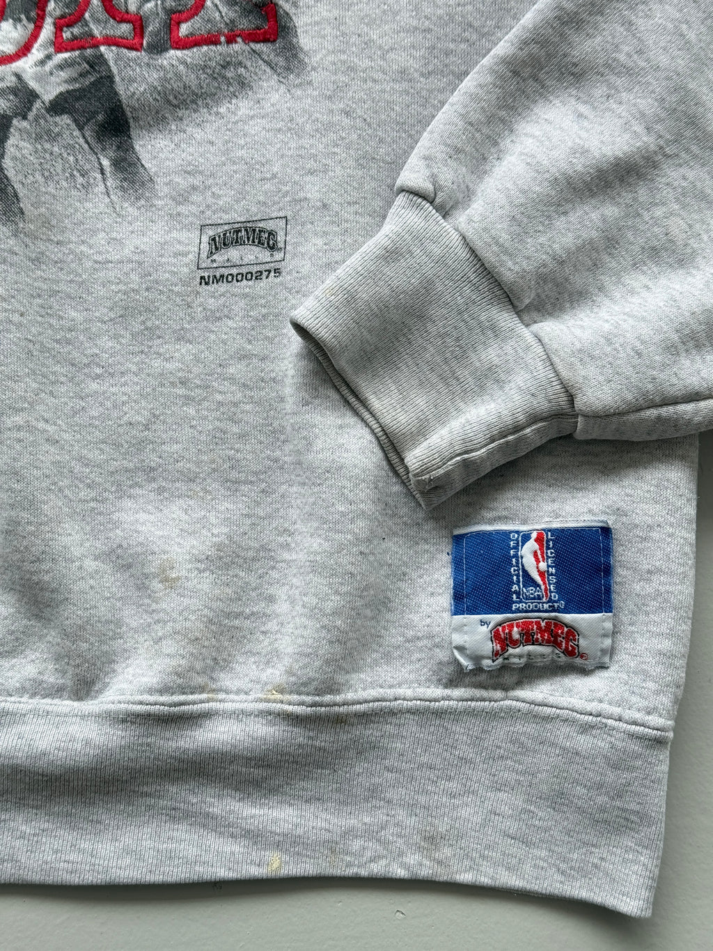 Grey Chicago Bulls 90's Vintage NBA Nutmeg Graphic Sweatshirt- Medium