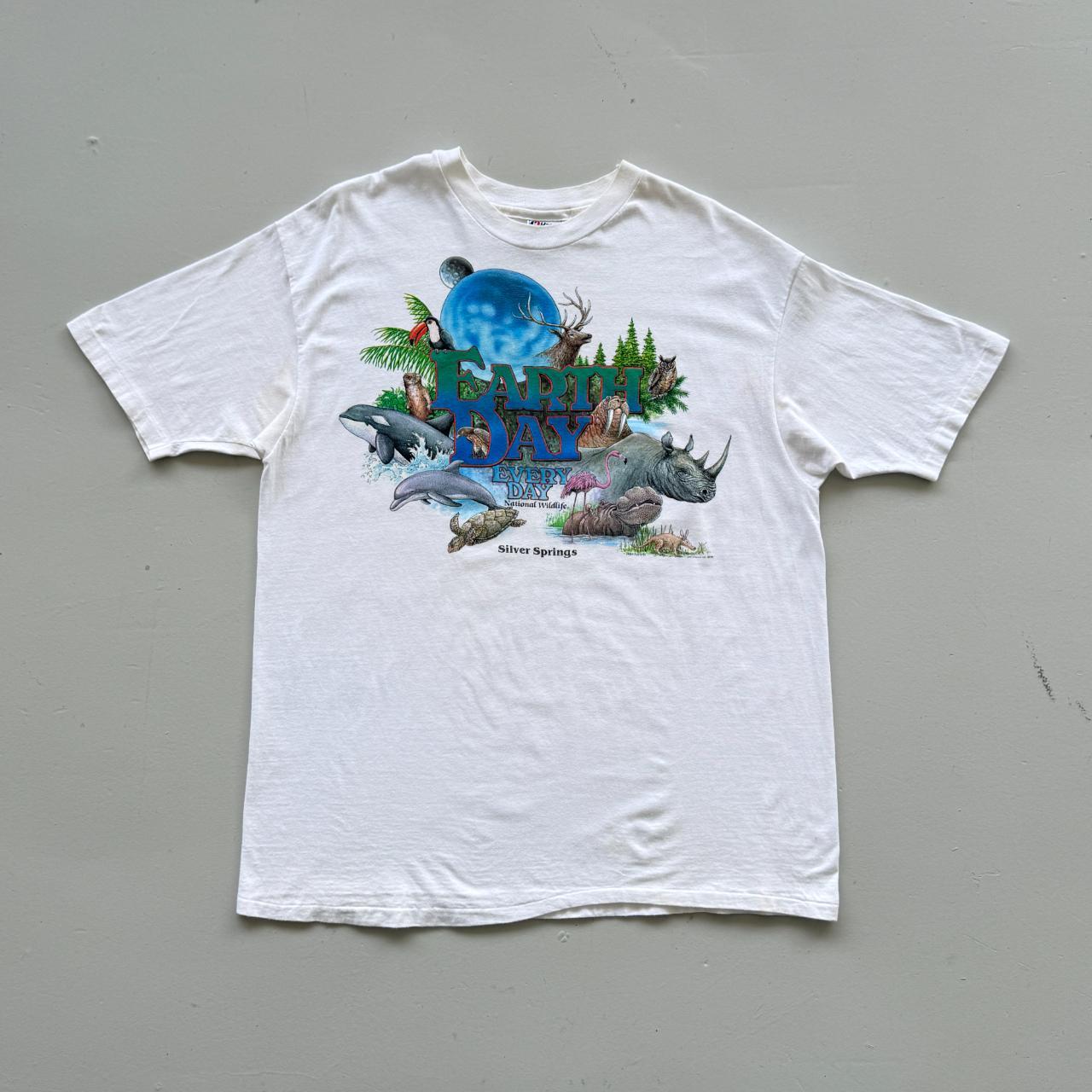 White Earth Day 90s Vintage Graphic T-Shirt - 2XL