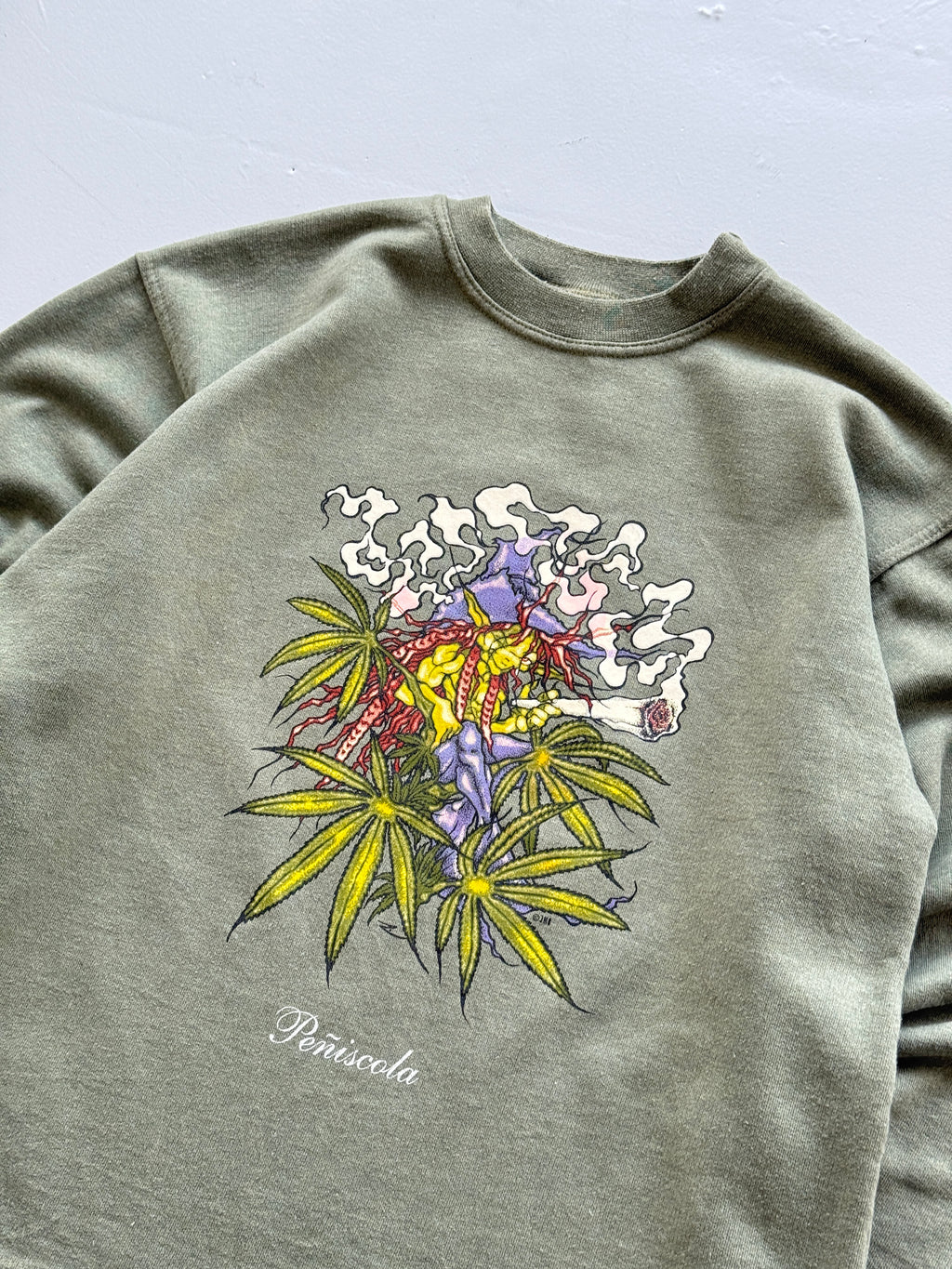 Native World Peñiscola Weed Graphic 90's Vintage Sweatshirt - XS