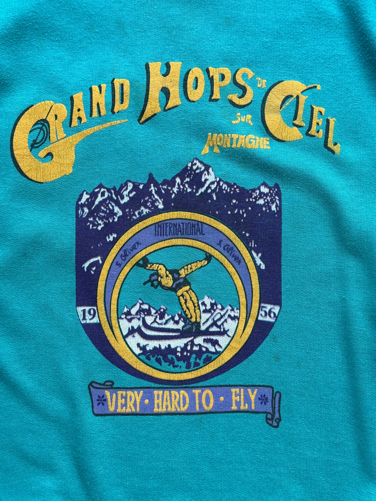 Grand Hops de Ciel Saint Olsen 80's Vintage Graphic Sweatshirt - Medium/Large