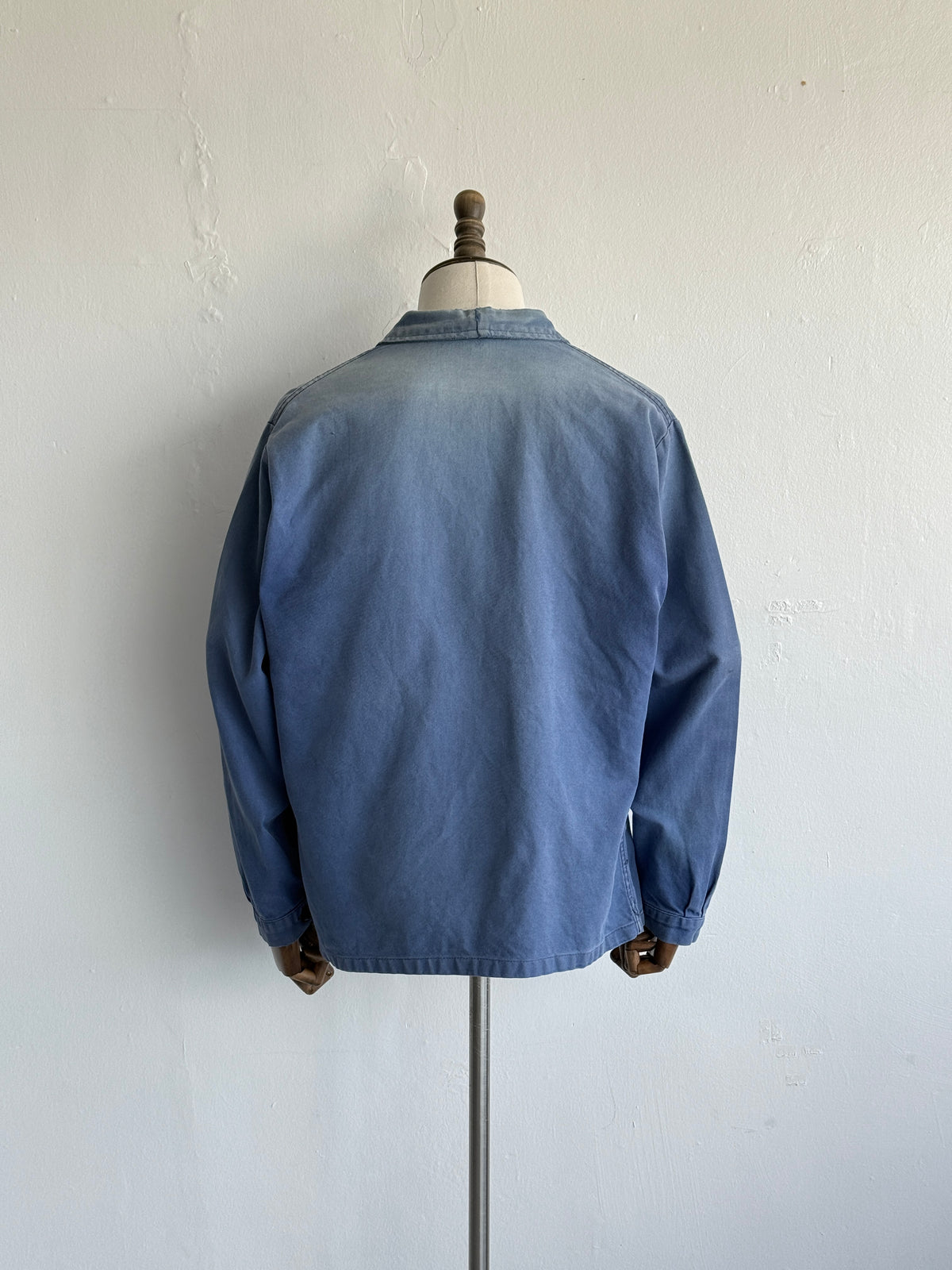 Faded Blue French 1950s/60s Vintage Workwear Chore Jacket CH486 - Medium