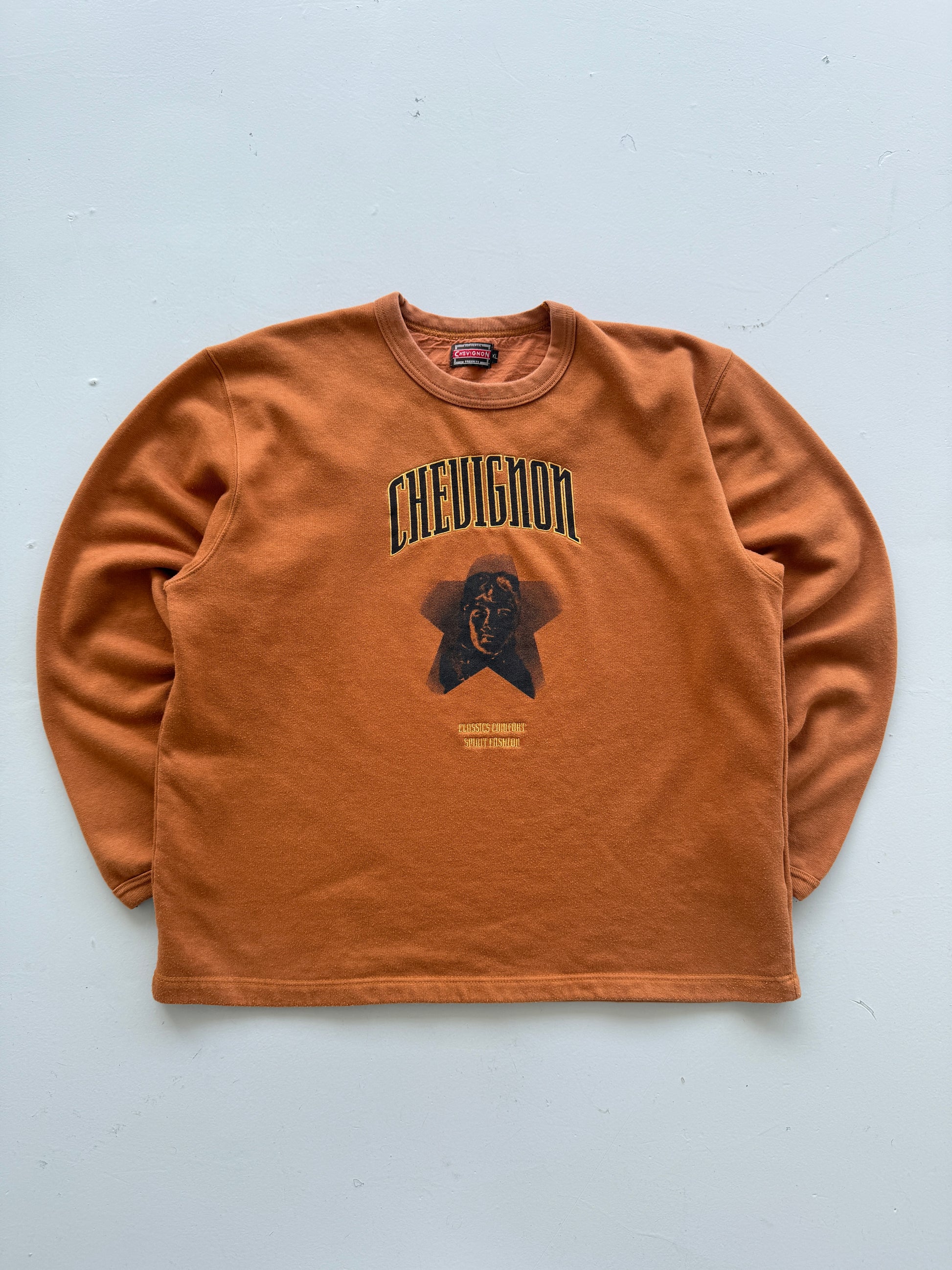 Chevignon Classics Comfort Spirit Fashion 90's Vintage Graphic Sweatshirt - Larg