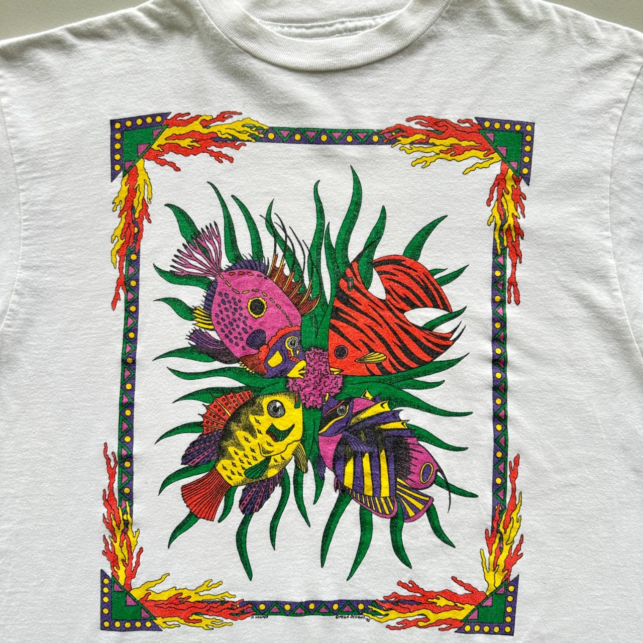 White Cayman Islands Fishes Vintage 90's T-shirt - Large