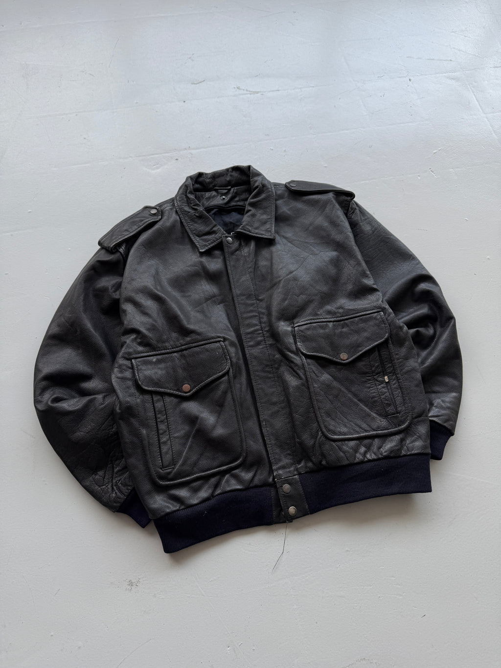 Black A2 Leather Vintage Aviation 90s Bomber Jacket - XL