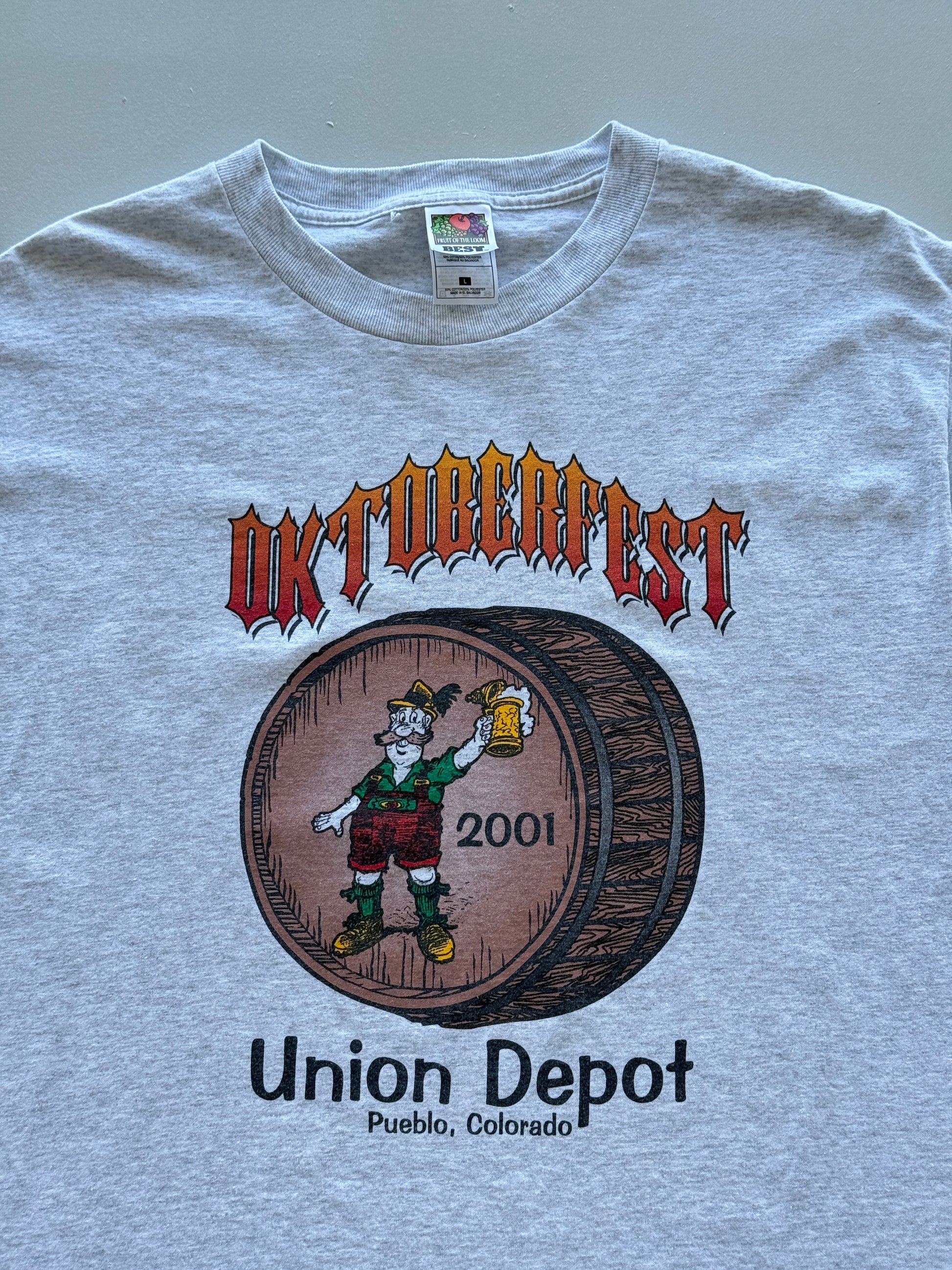 Fruit of the Loom Oktoberfest 2001 Union Depot Pueblo Colorado Vintage T-Shirt -