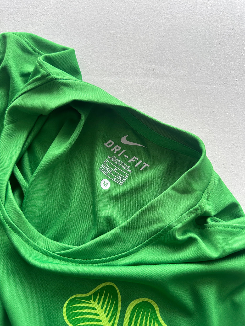 Nike Celtic FC Carling Sponsor 00's Vintage Training Football Shirt - Medium