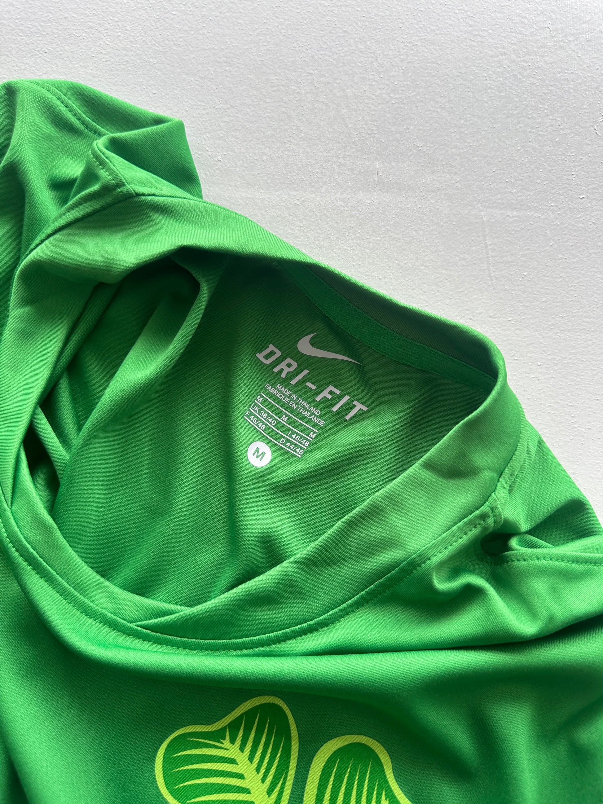 Nike Celtic FC Carling Sponsor 00's Vintage Training Football Shirt - Medium