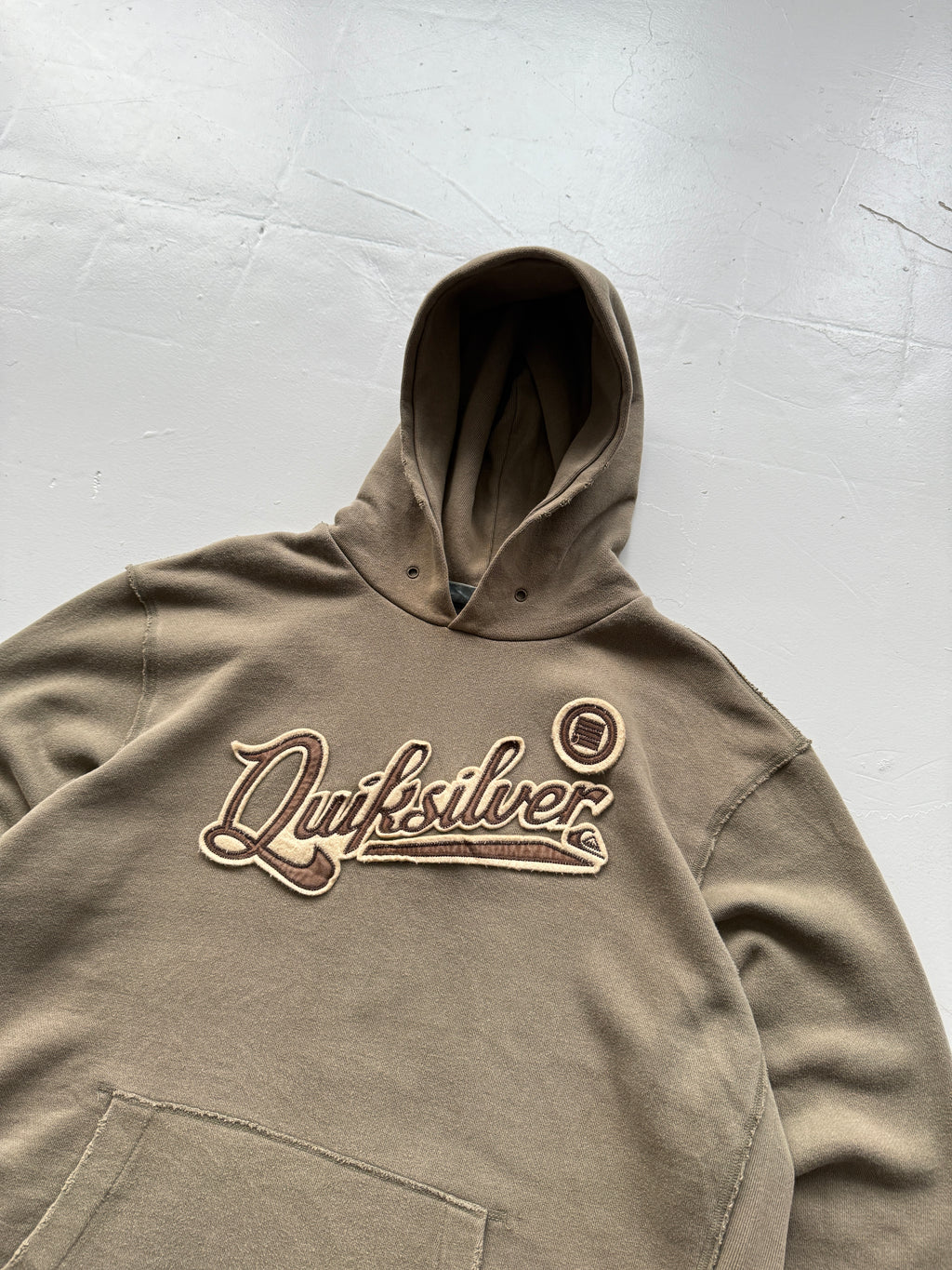 Faded Brown Quiksilver 00's Vintage Y2K Surfer Graphic Hoodie - XXL