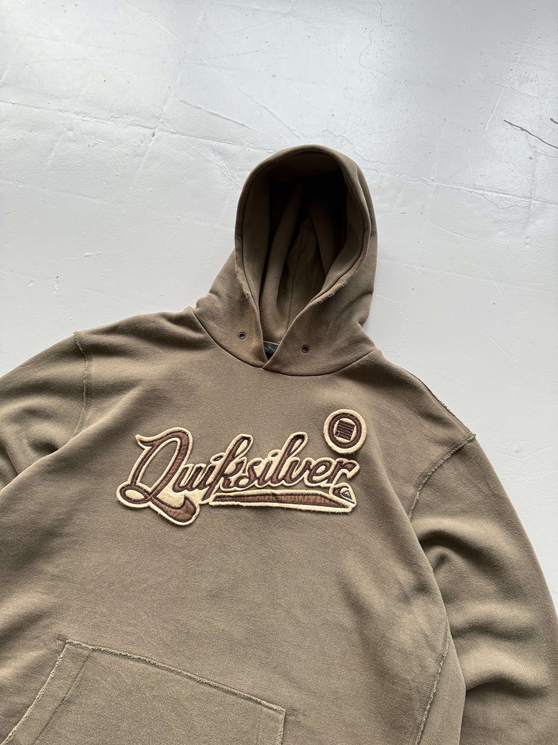 Faded Brown Quiksilver 00's Vintage Y2K Surfer Graphic Hoodie - XXL