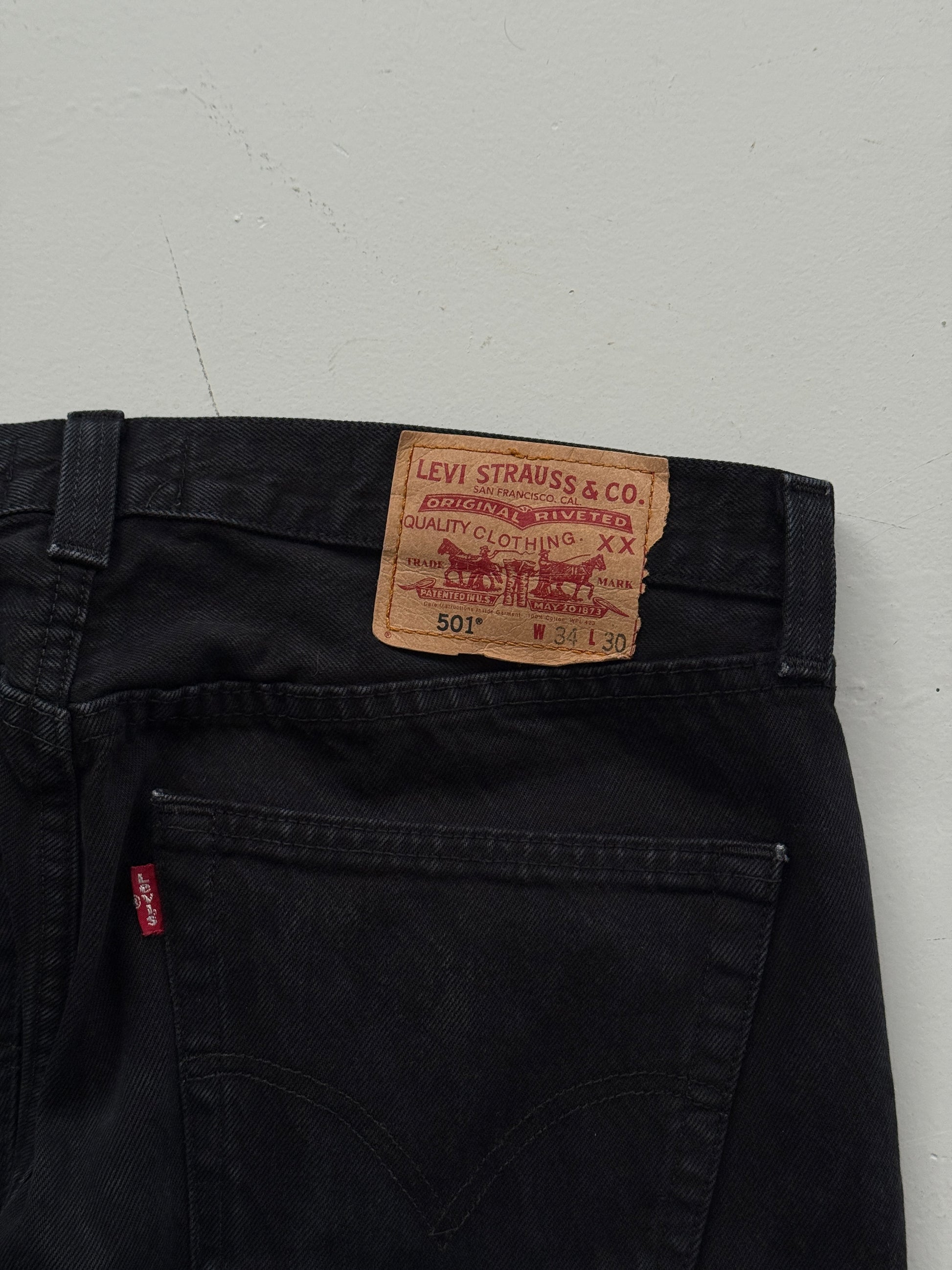 Black Levi's 501 00's Vintage Straight Leg Jeans - W34 x L30