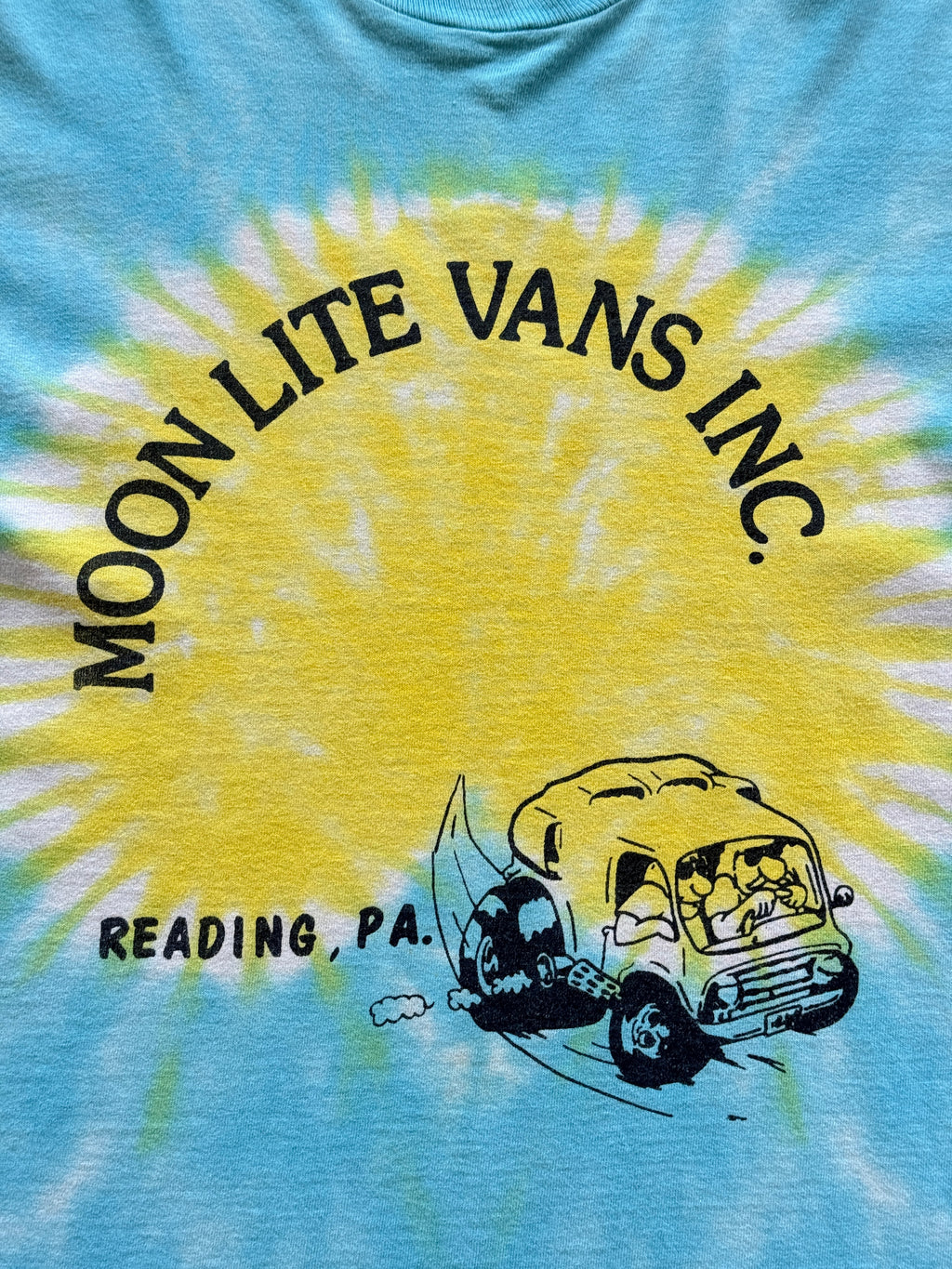 Blue Tie-Dye 90's Vintage Tourist Graphic Single Stitch T-Shirt - Medium