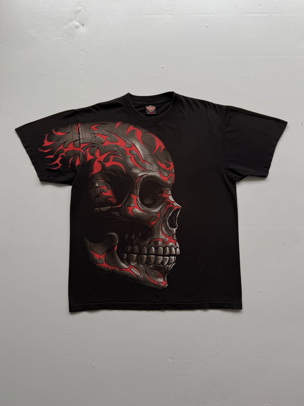Black Tribal Skull Y2K Vintage Graphic T-Shirt