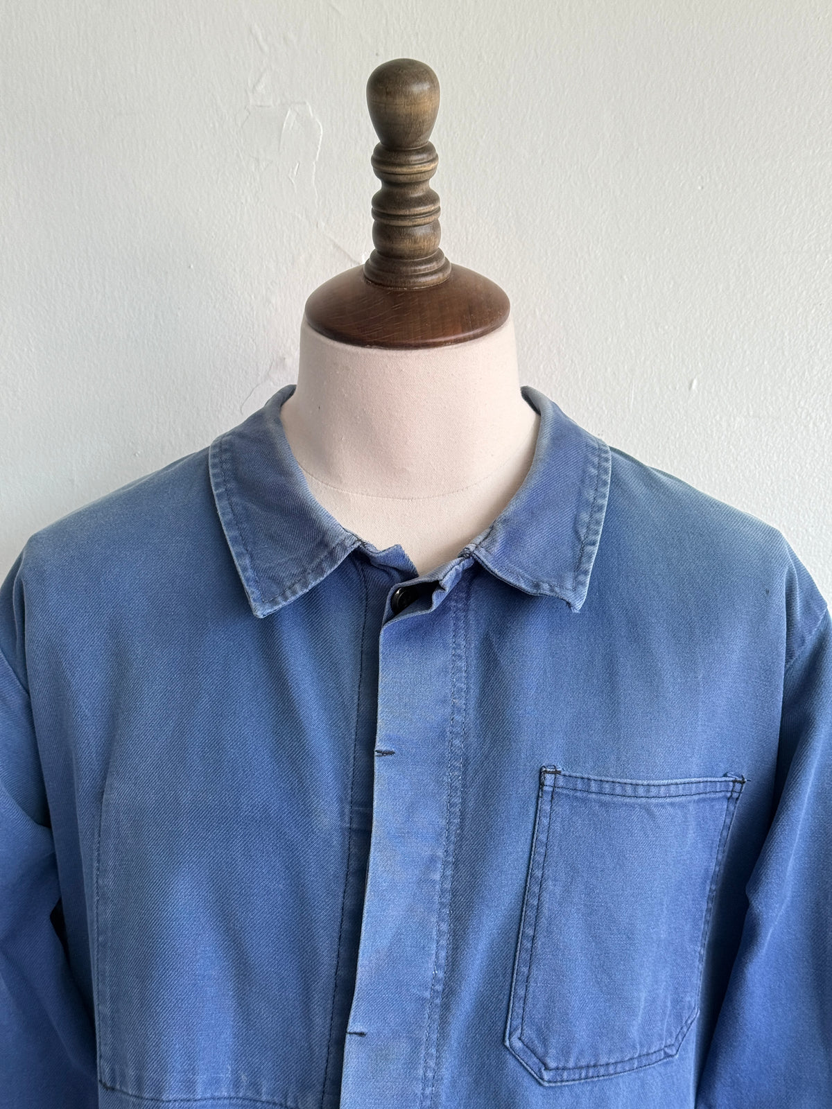 Faded Blue French 1950s/60s Vintage Workwear Chore Jacket CH486 - Medium