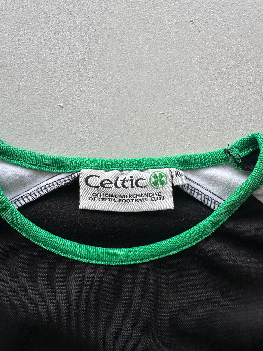 Celtic FC Official Merchandise Vintage Long Sleeve Football Shirt - XL