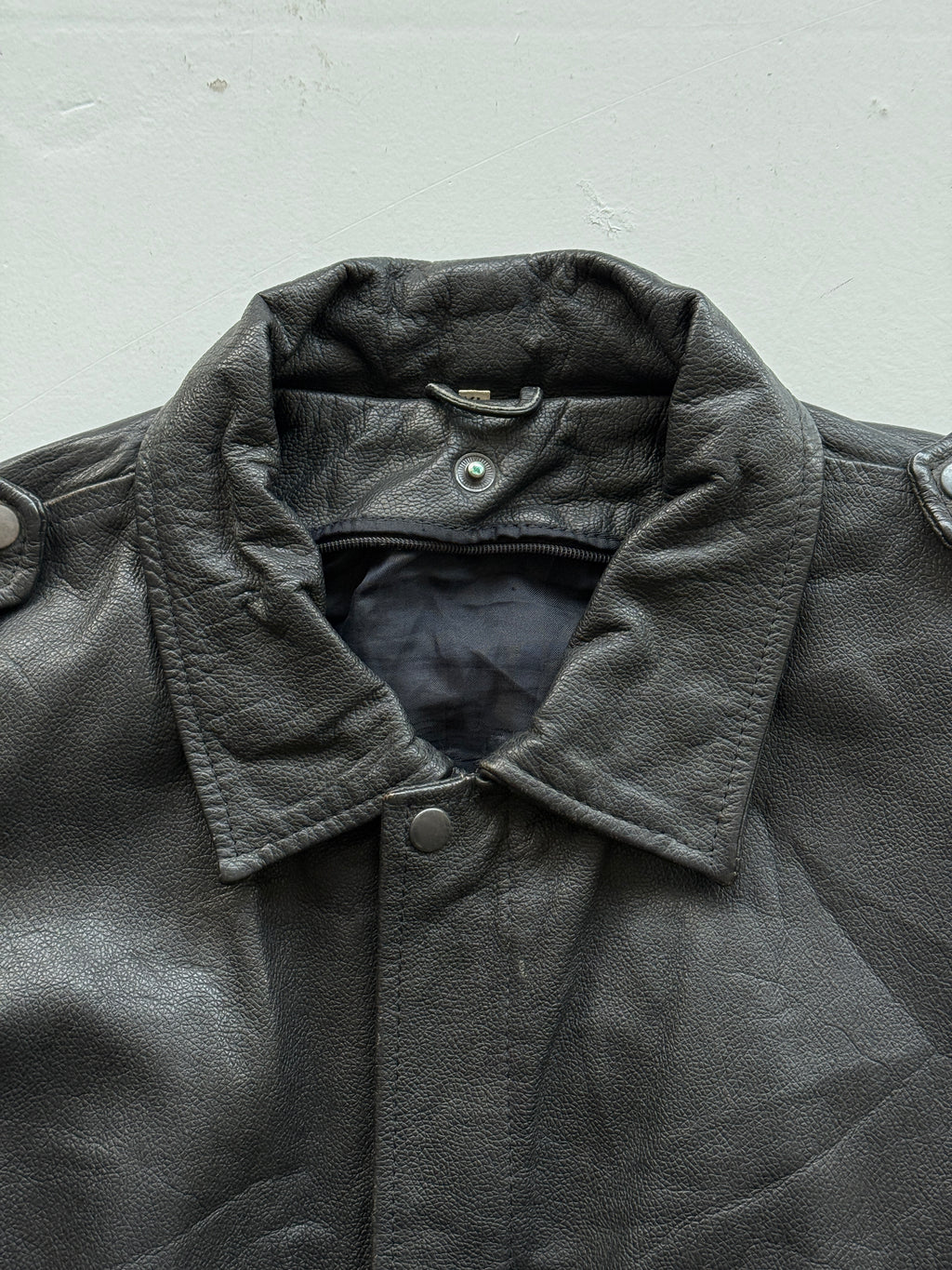 Black A2 Leather Vintage Aviation 90s Bomber Jacket - XL