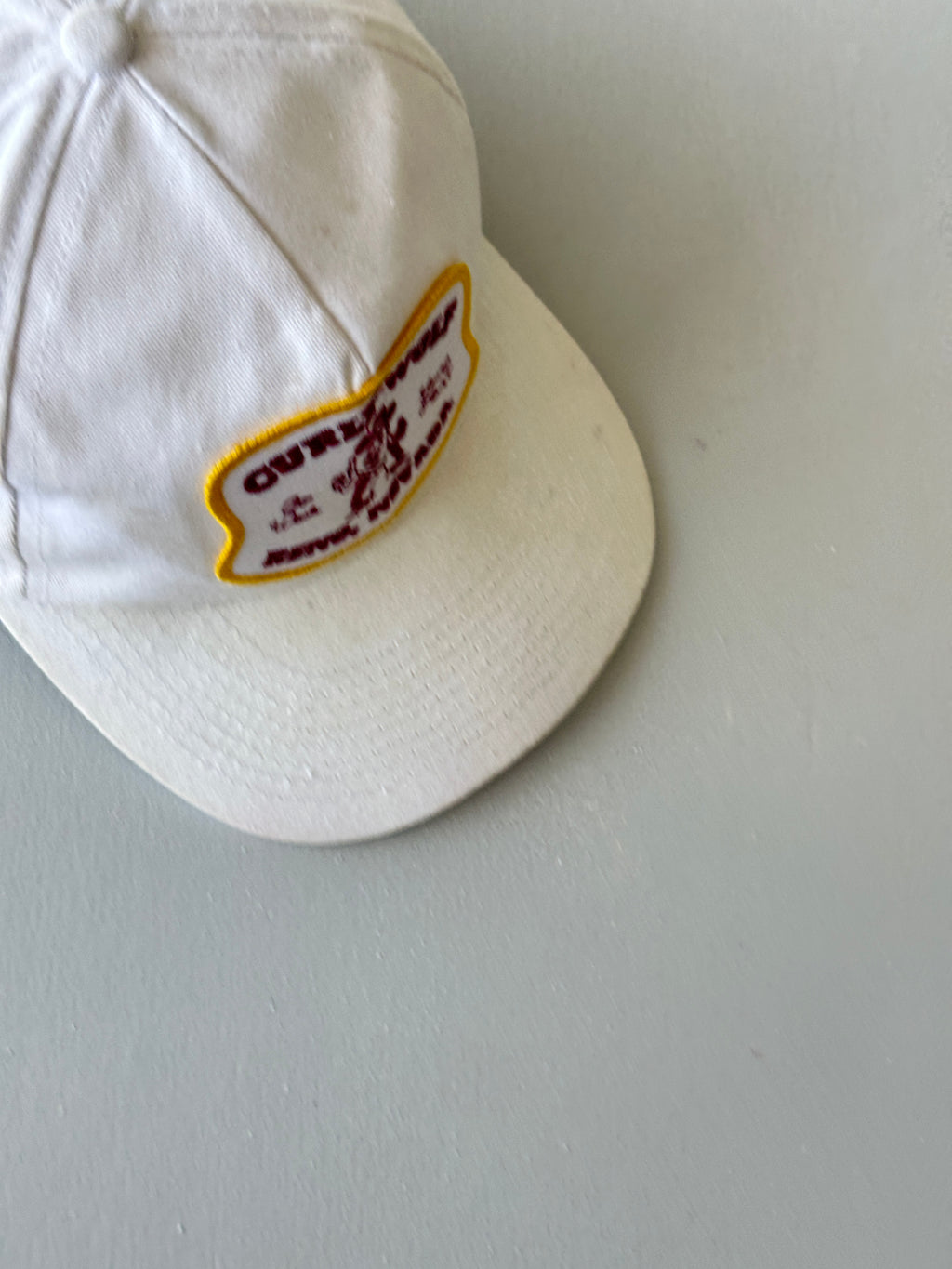 White Curly Wolf Reno Nevada 80's Vintage SnapBack Trucker Cap