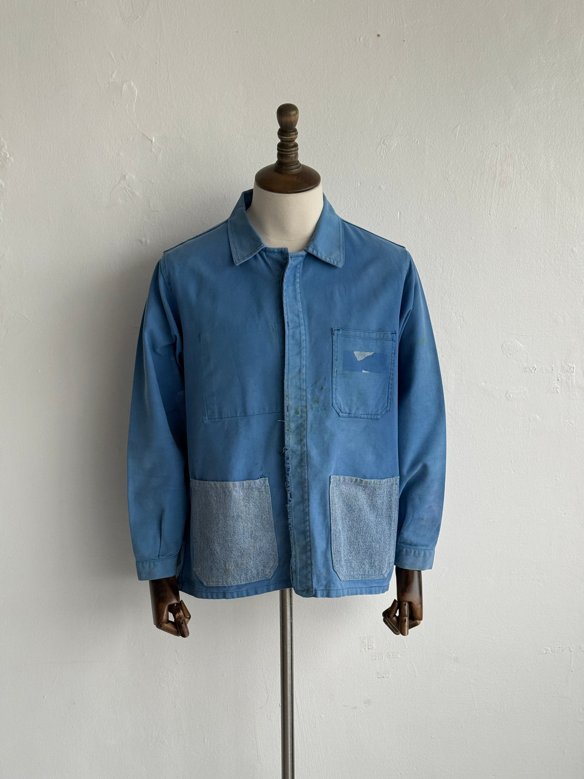 Thrashed Blue French 1970's Vintage Workwear Chore Jacket CH550 - Medium