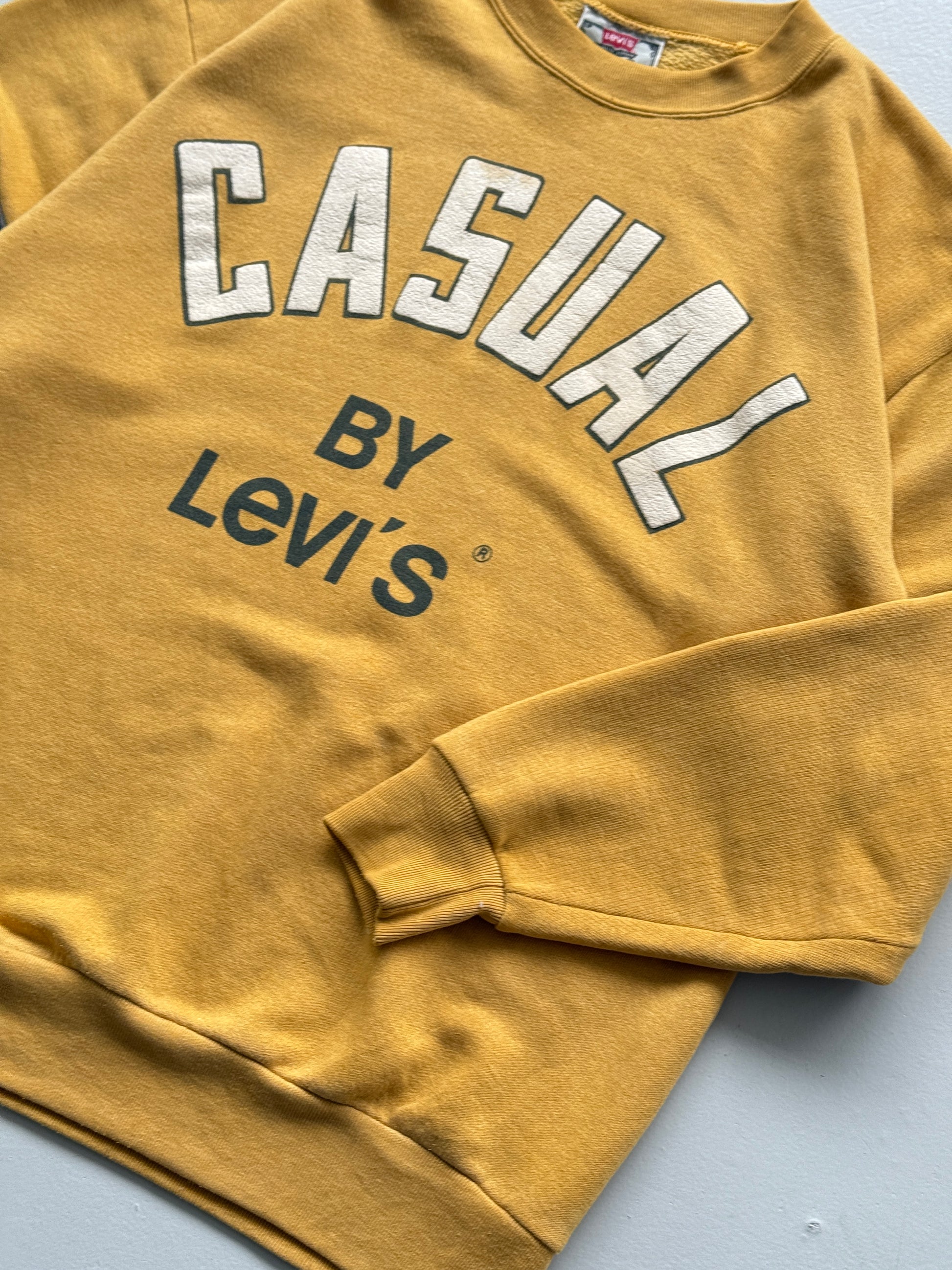 Yellow Levi's 90's Vintage Graphic Sweatshirt Jumper - Medium