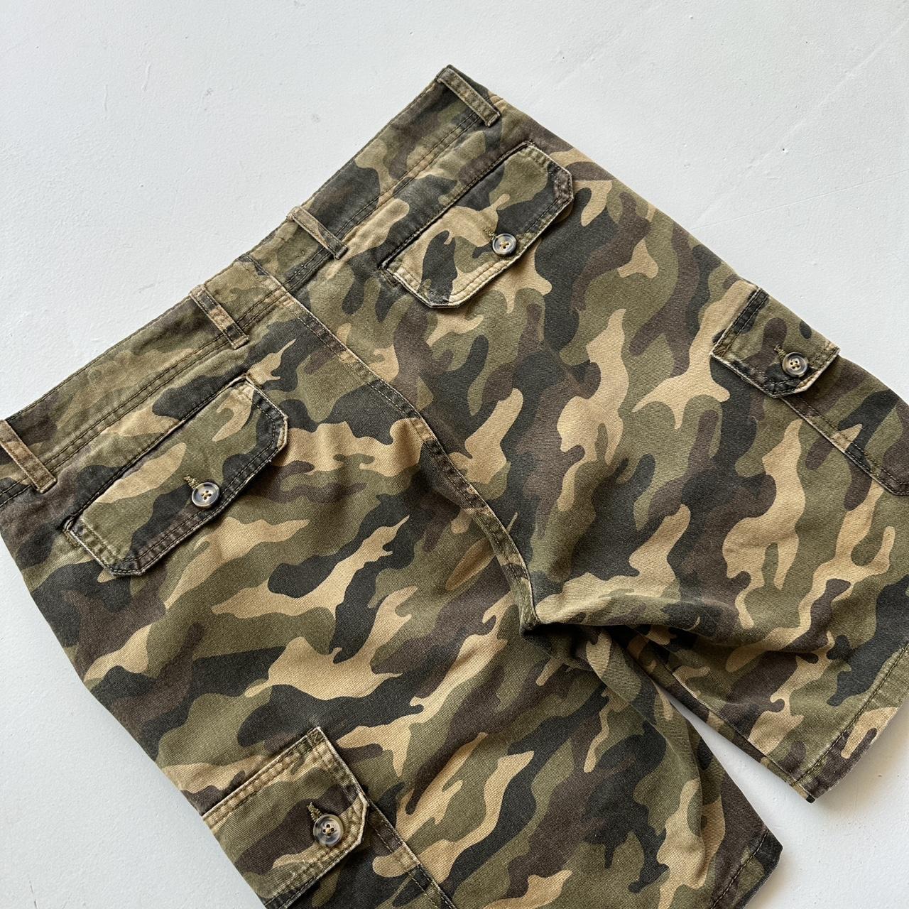 Y2K Khaki 00s Camouflage Shorts - 36"