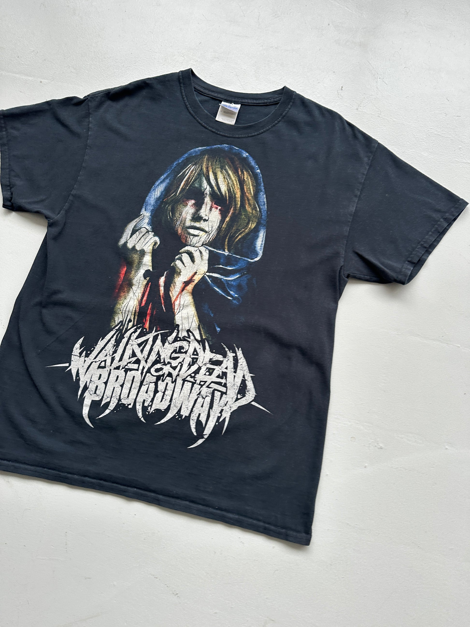 Black Walking Dead on Broadway 00's Vintage Emo Graphic T-Shirt - Large