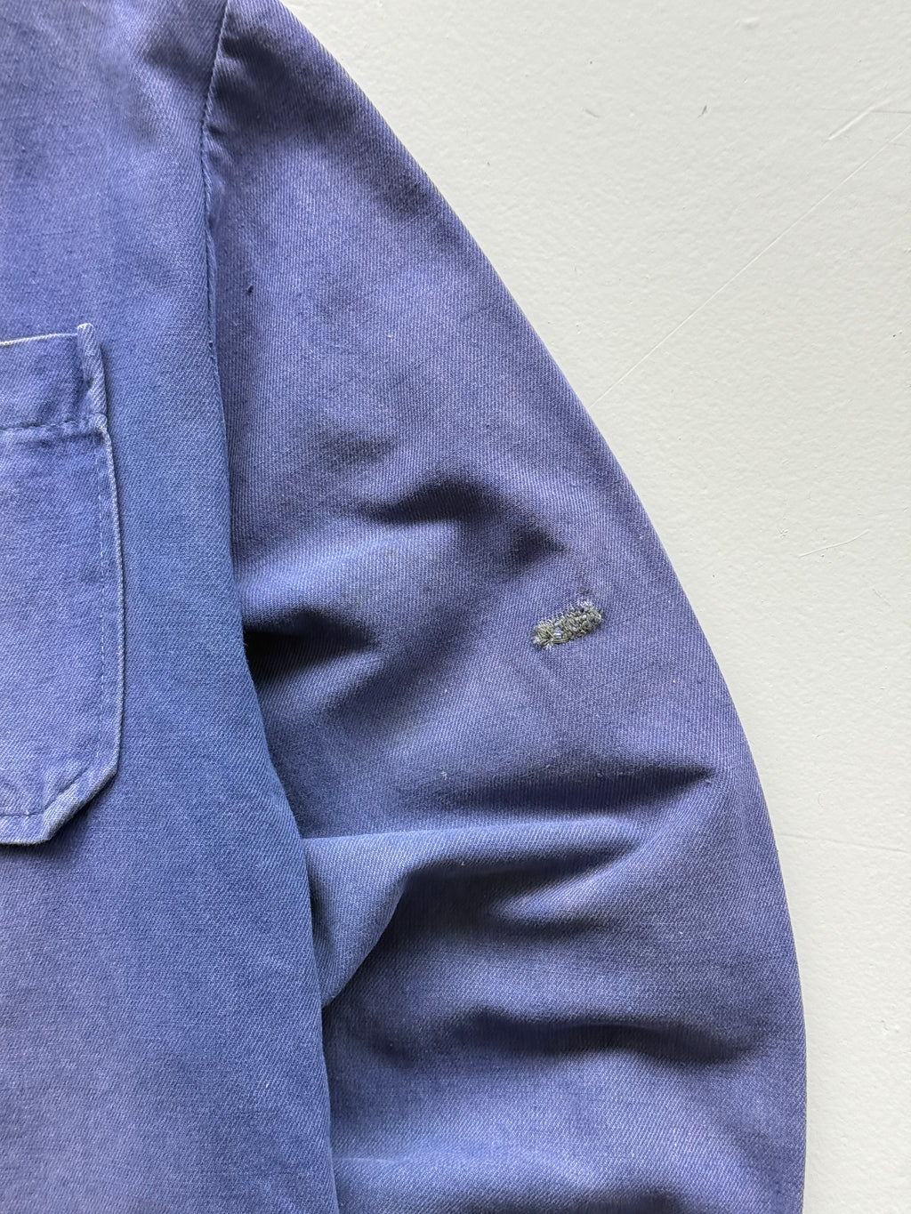 Thrashed Faded Blue French Chore Jacket 70's Vintage Workwear CH188 - Large