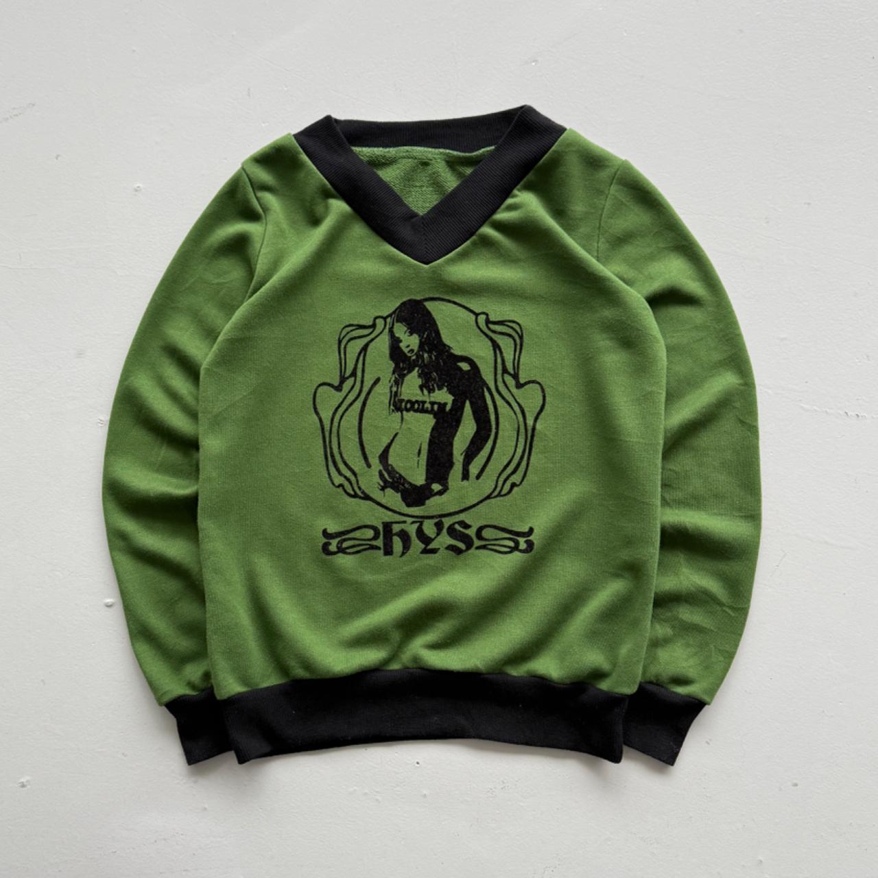 Green 90s V-Neck Vintage Graphic Sweatershirt - Medium
