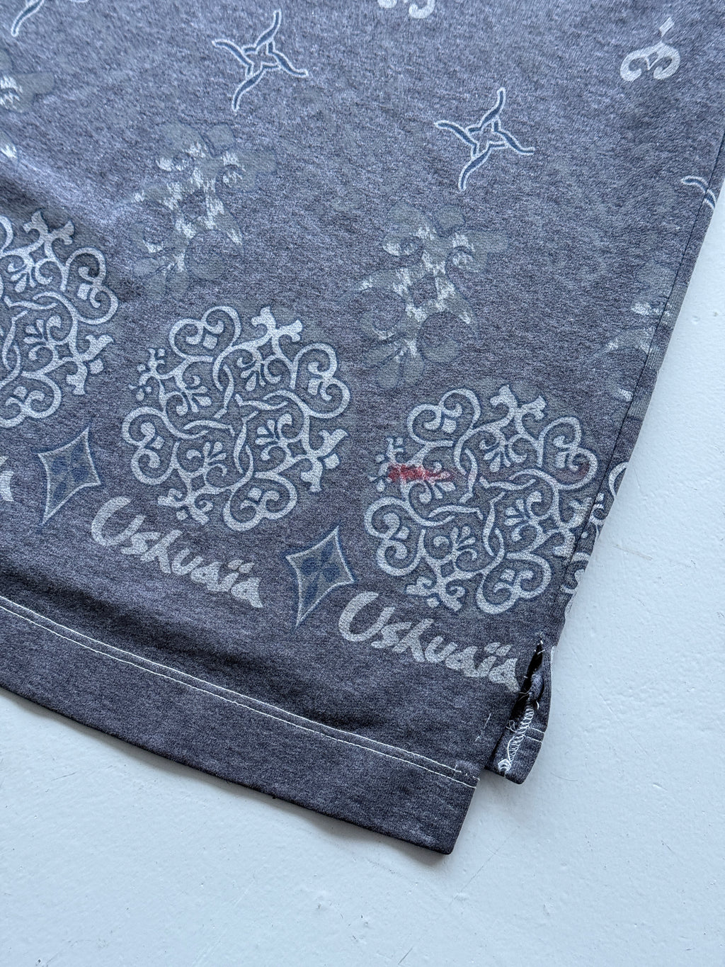 Grey Ushuaia 90's Vintage Surfer Graphic Sweatshirt - Large