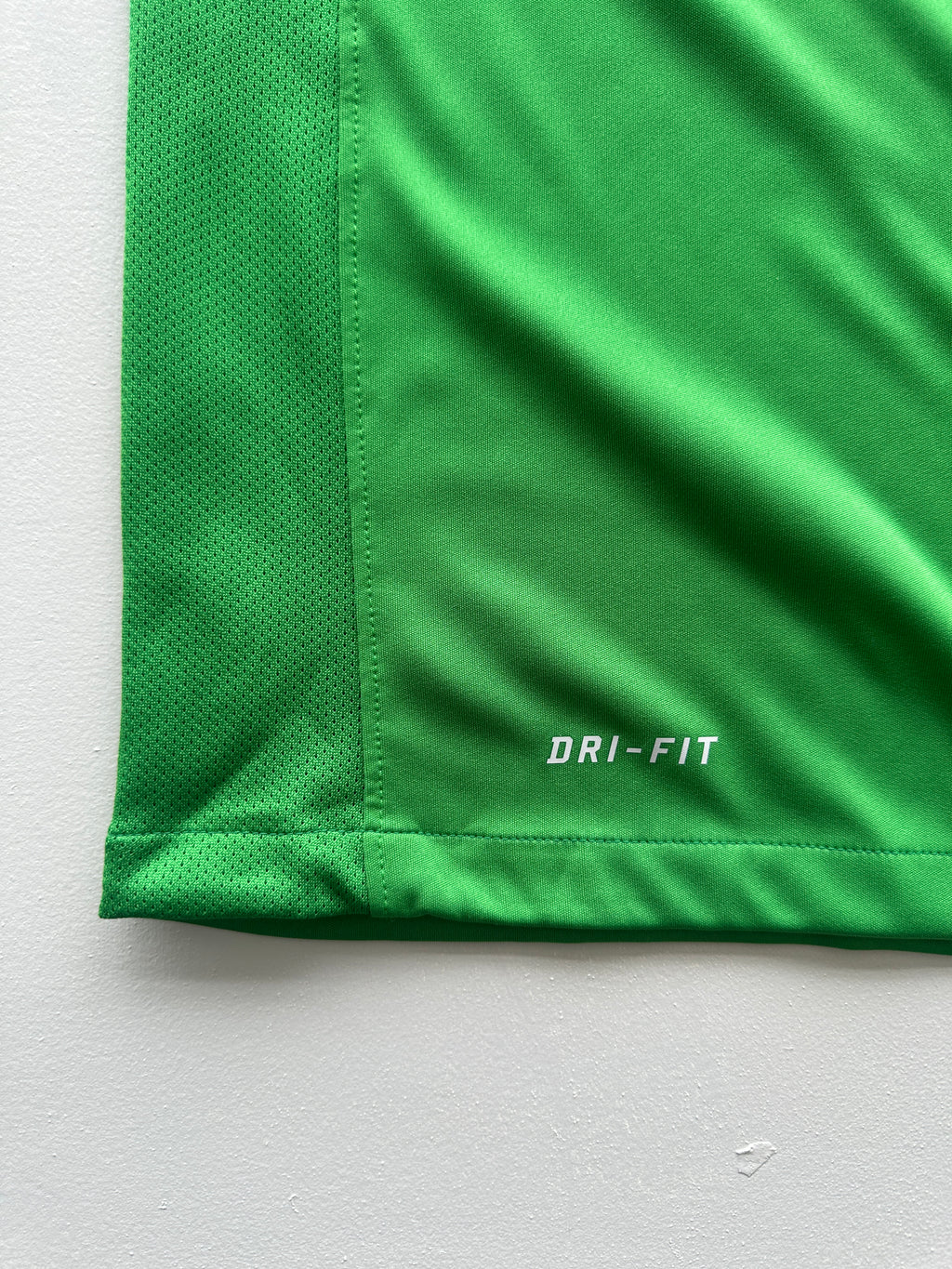 Nike Celtic FC Carling Sponsor 00's Vintage Training Football Shirt - Medium