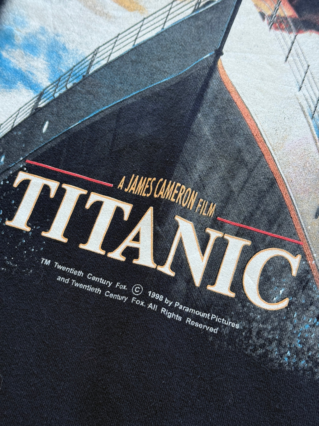 Black Titanic 90's Vintage Graphic Movie Poster Sweatshirt Jumper - Small