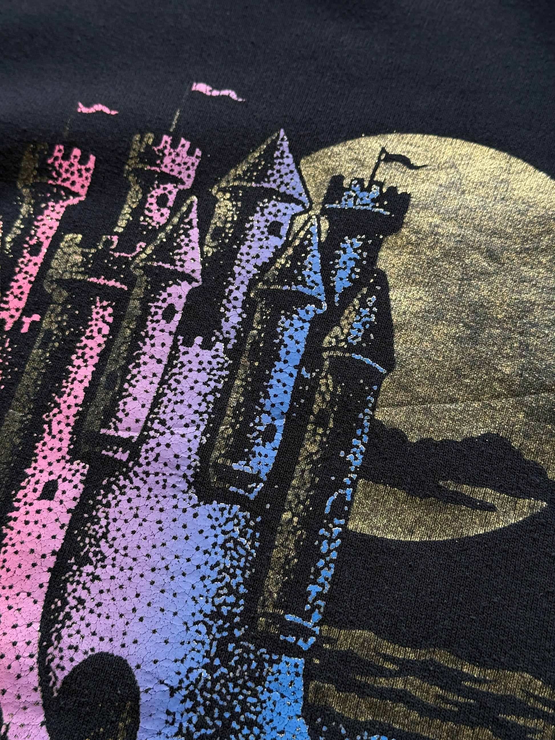 Fruit of the Loom Sand Castle Graphic 90's Vintage Sweatshirt - Medium