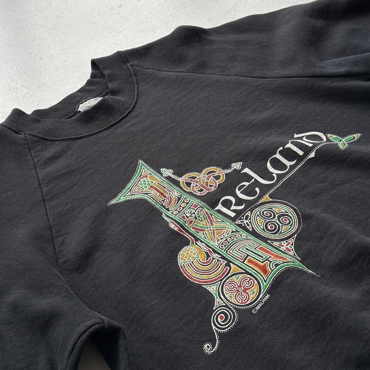 Black Ireland Raglan 80s Vintage Graphic Sweatshirt - Medium