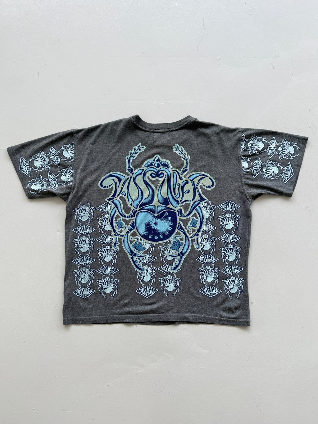 Grey Passager Modern Tribes Scarab Beetle Y2K Vintage Graphic T-Shirt - XL