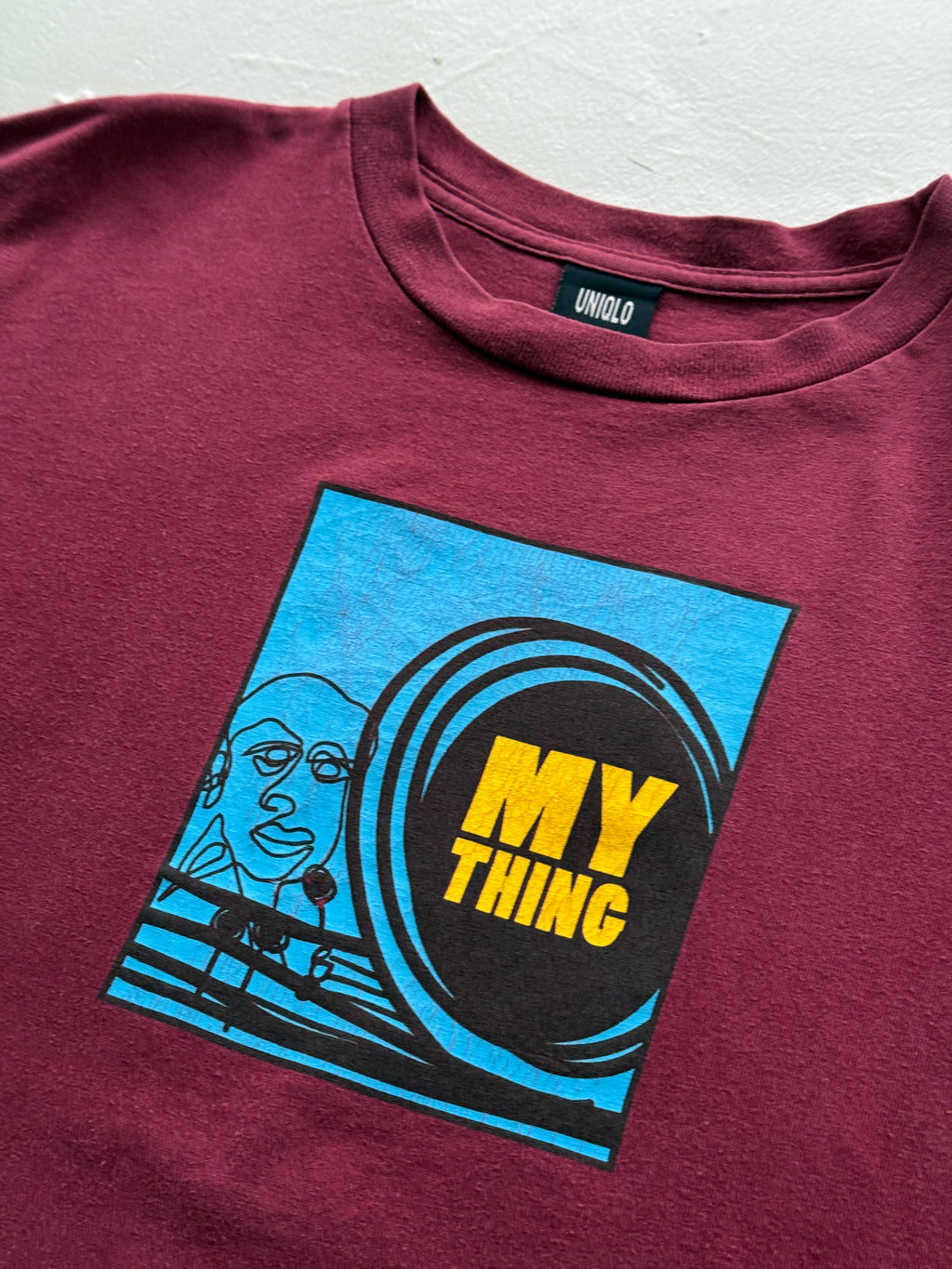 Maroon Early Uniqlo 00's Vintage Graphic Made in USA T-Shirt - Medium