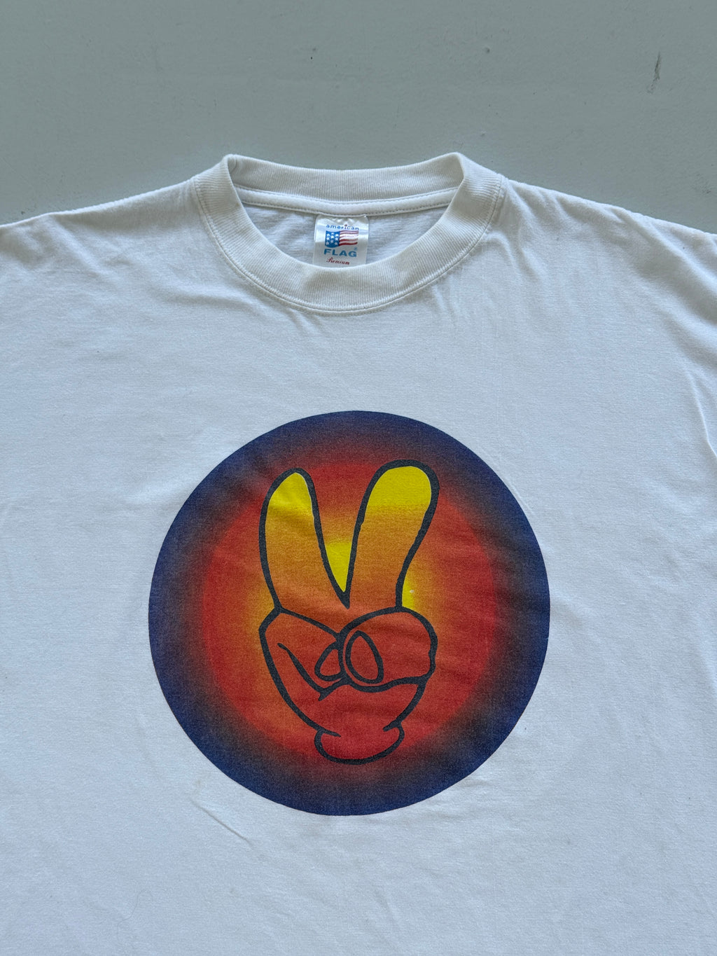 White Peace 90's Vintage Graphic T-Shirt - Large