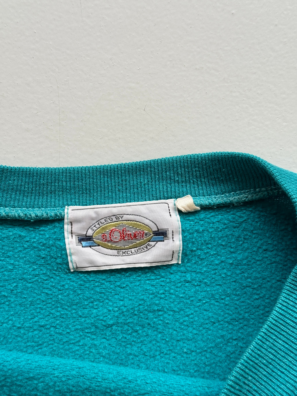 Grand Hops de Ciel Saint Olsen 80's Vintage Graphic Sweatshirt - Medium/Large