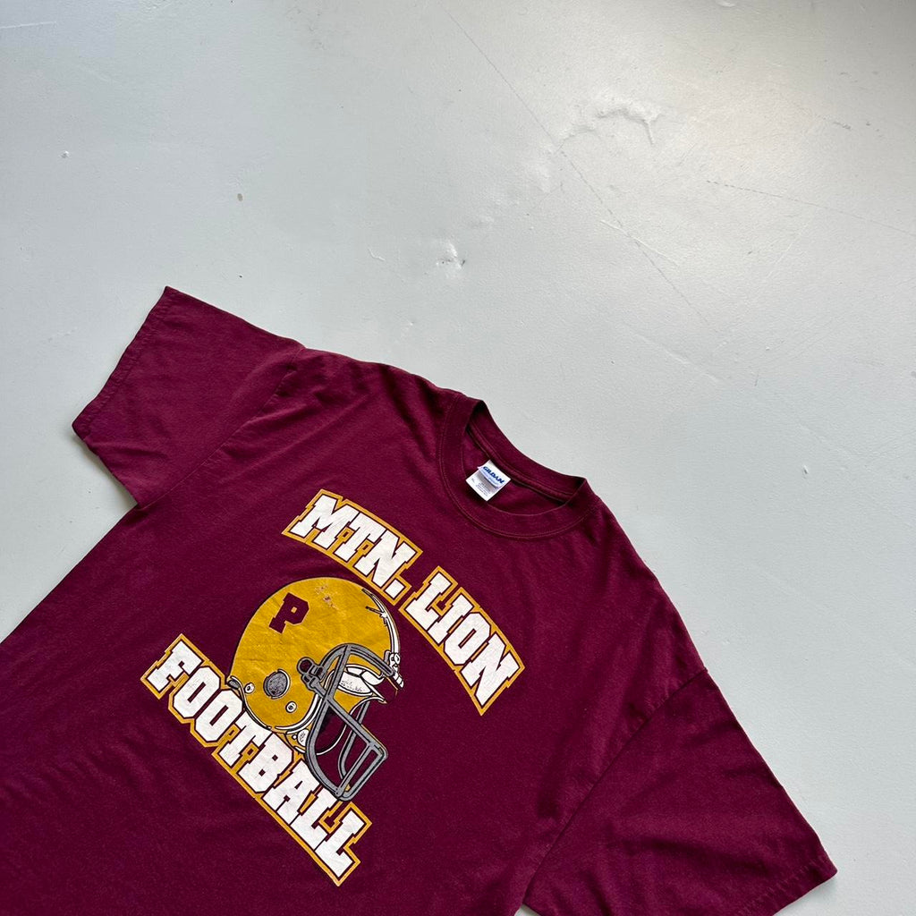 Burgundy Red Mountain Lion Football American Sports 00s Vintage T-shirt - XL