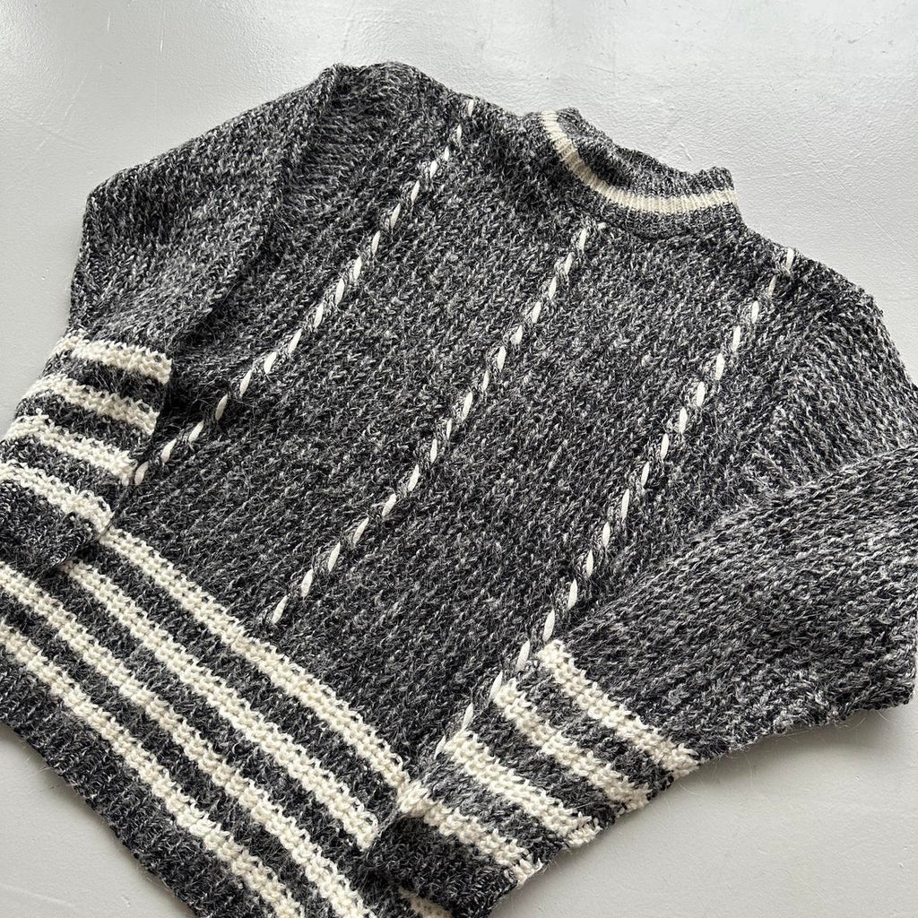 Grey Patterned Hand Knit Vintage Woollen Jumper - Medium