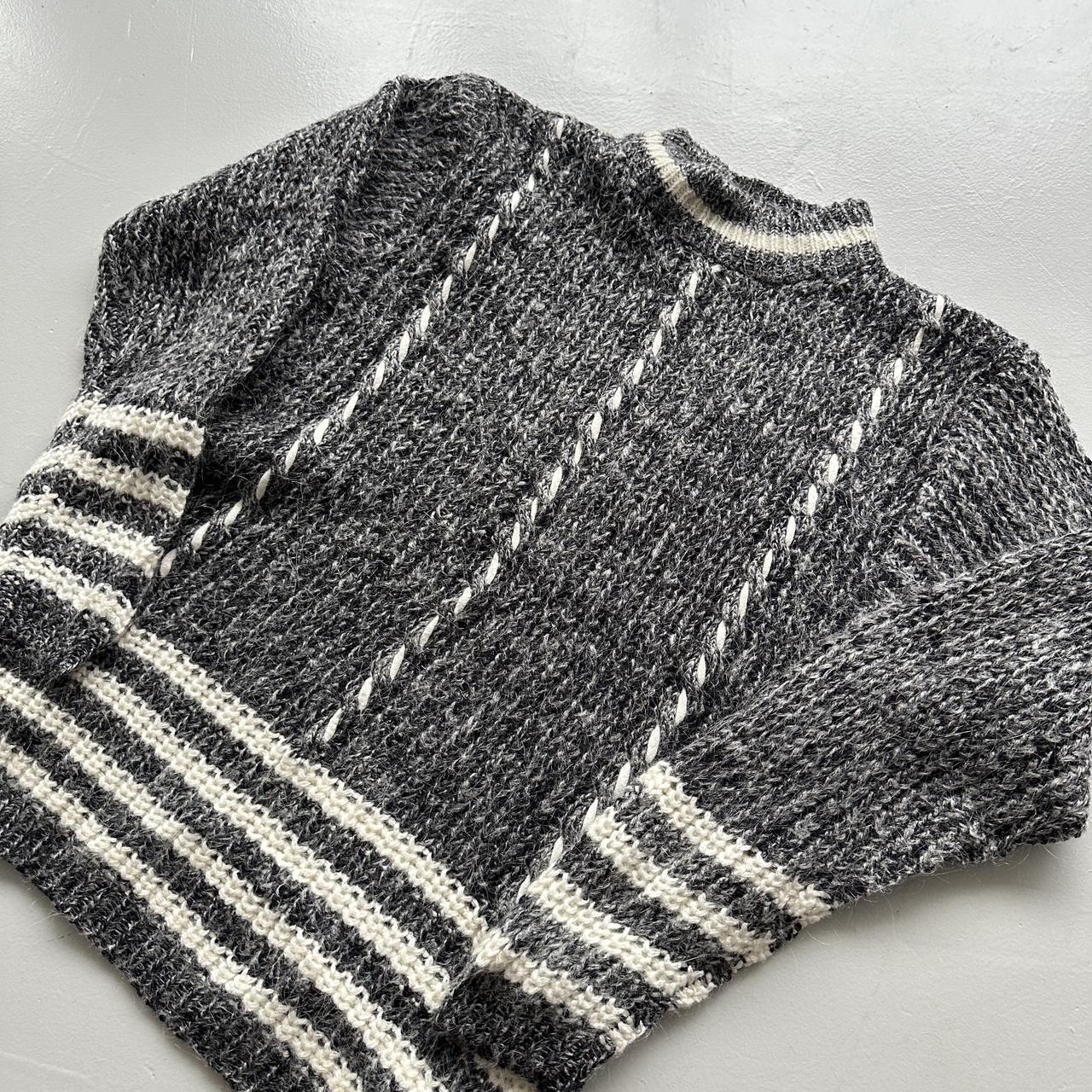 Grey Patterned Hand Knit Vintage Woollen Jumper - Medium